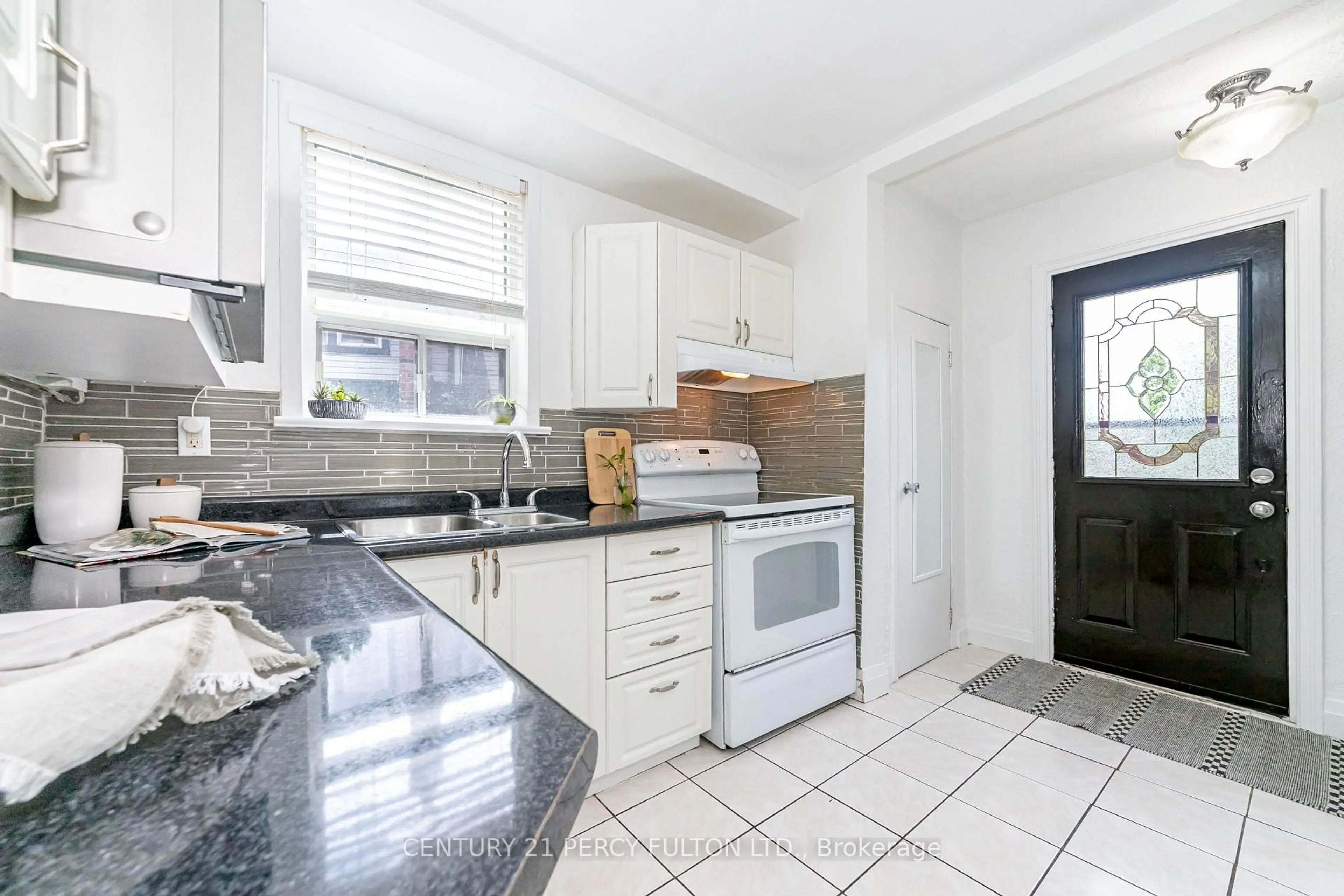 Standard kitchen, ceramic/tile floor for 7 Flempton Cres, Toronto Ontario M1K 3B3