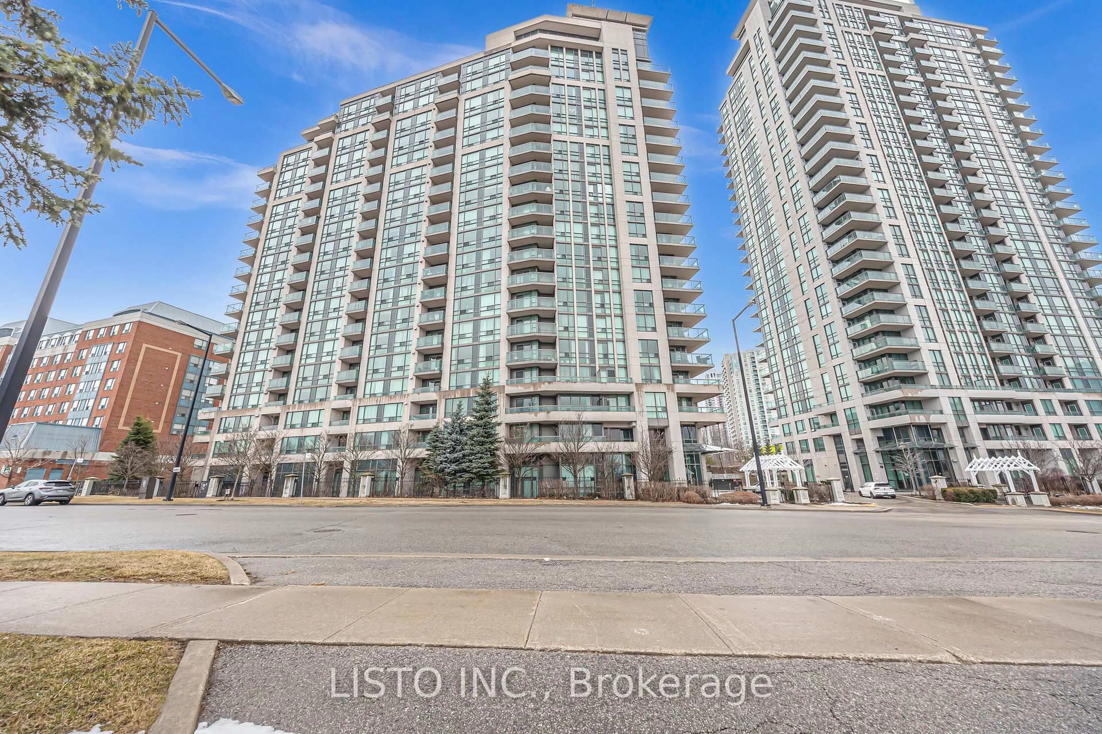 Patio, building for 68 Grangeway Ave #906, Toronto Ontario M1H 0A1
