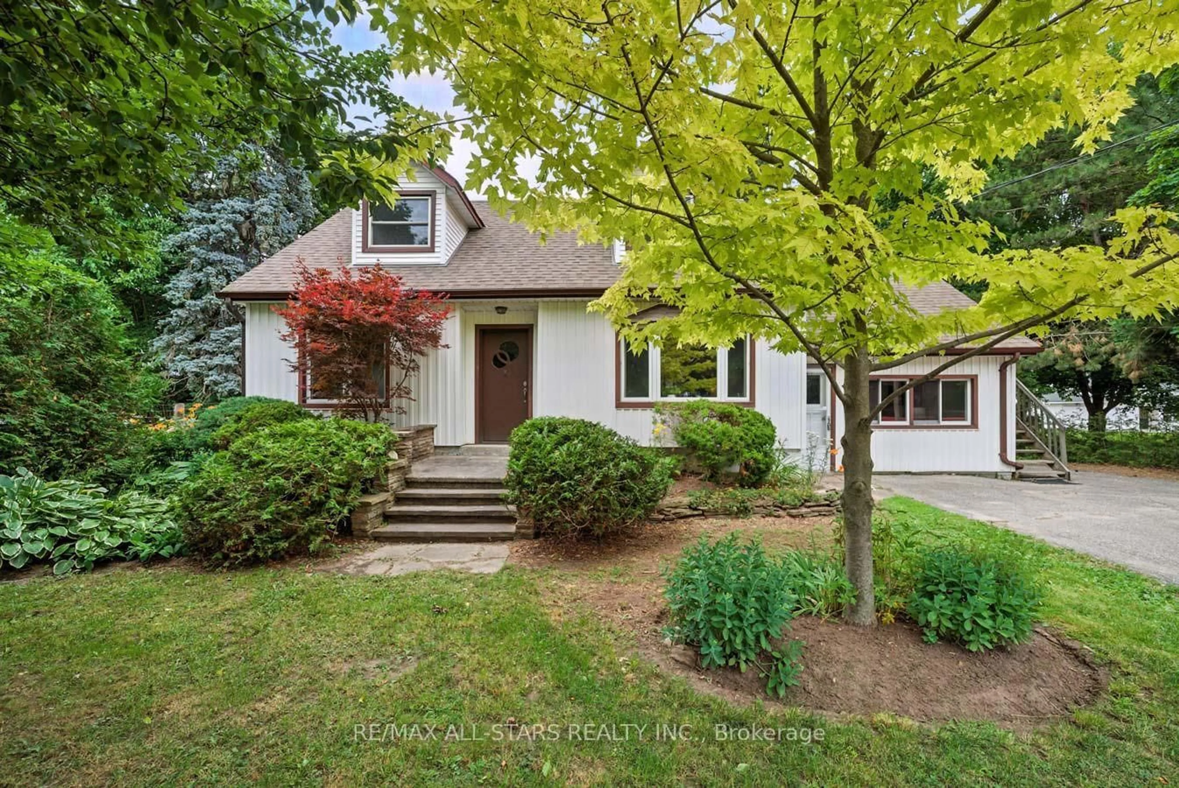 Home with vinyl exterior material, street for 4015 Highway 7A Rd, Scugog Ontario L0B 1L0