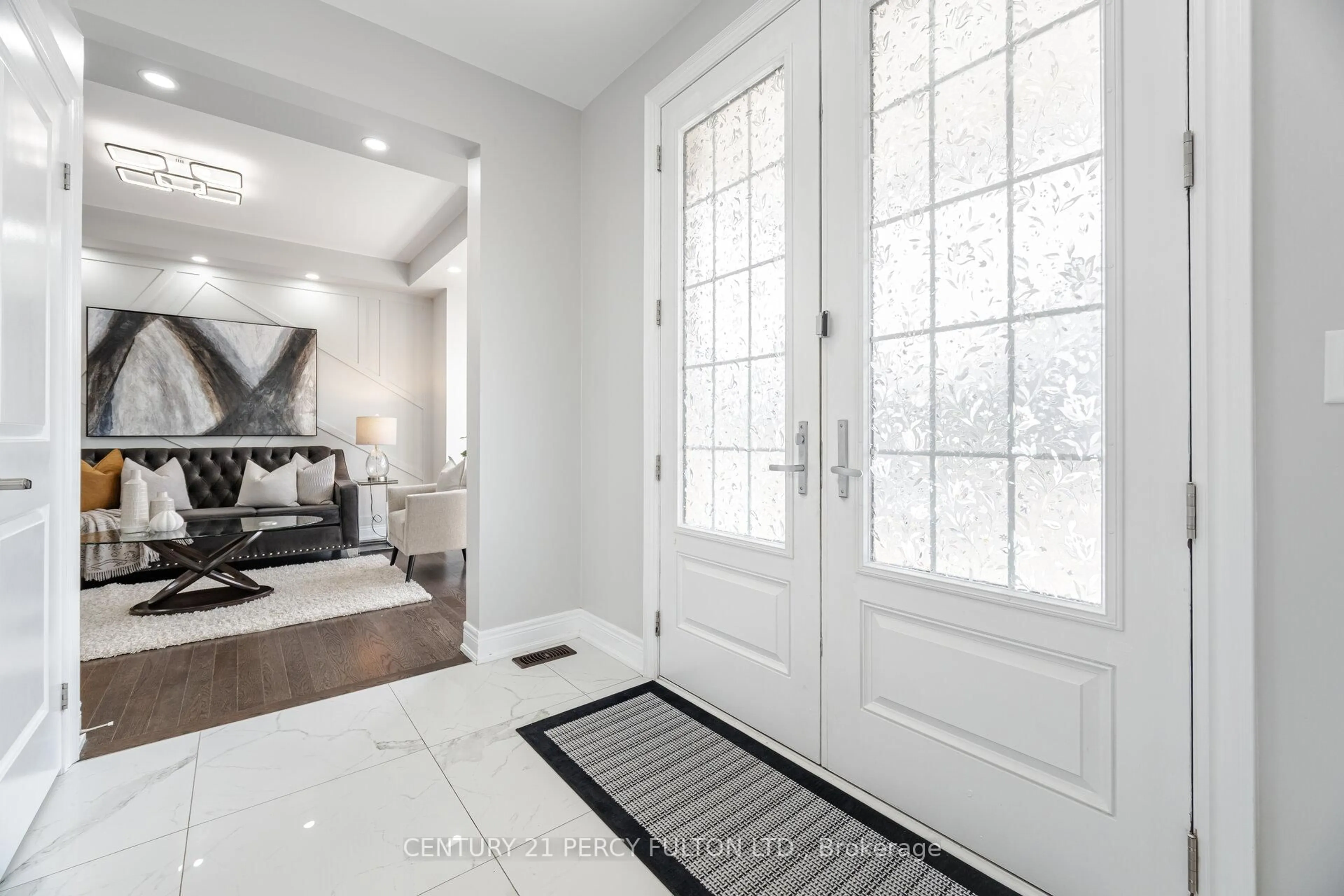 Indoor entryway for 2634 Sapphire Dr, Pickering Ontario L1X 0H3