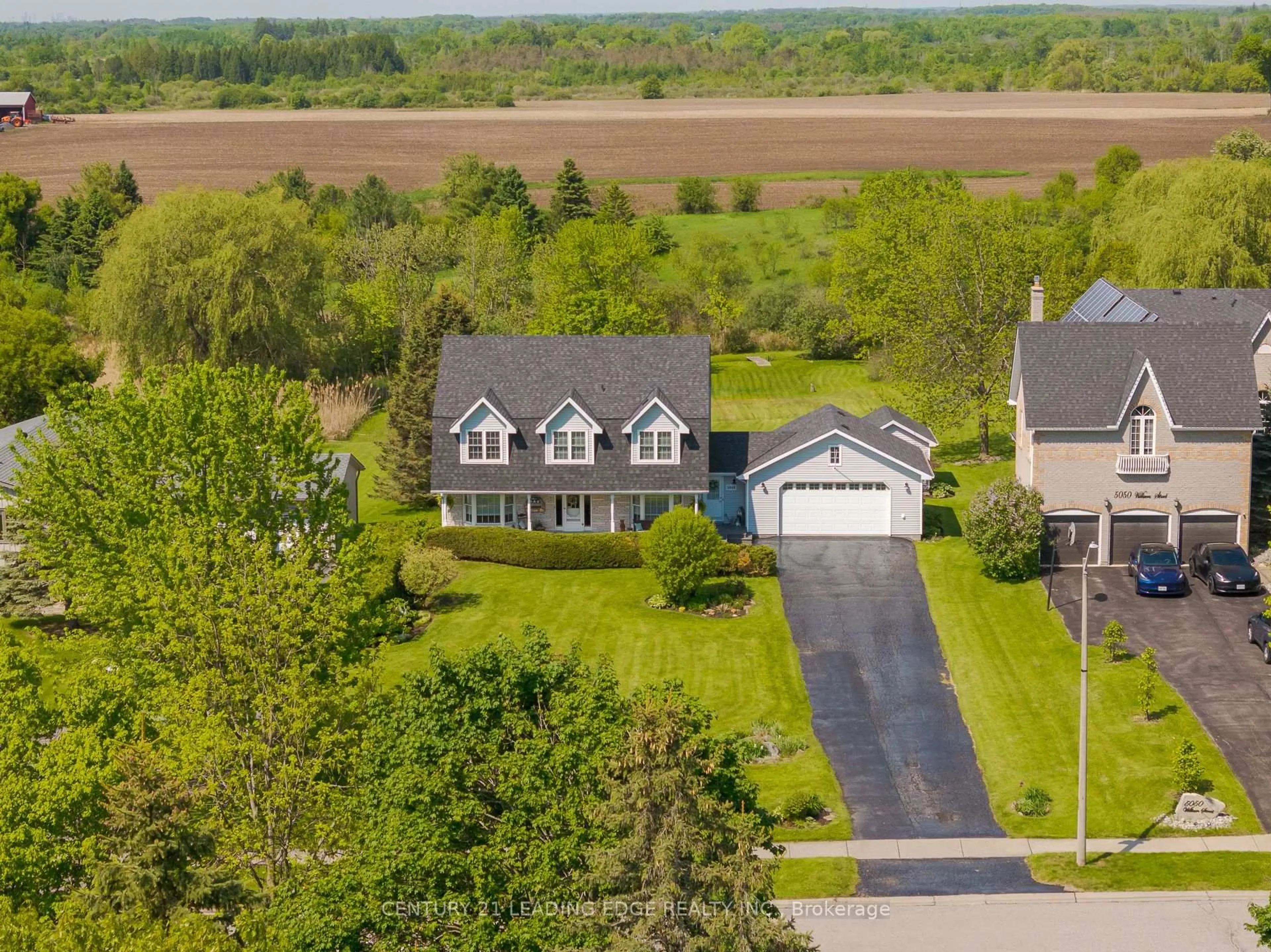 A pic from outside/outdoor area/front of a property/back of a property/a pic from drone, street for 5048 William St, Pickering Ontario L1Y 1B2