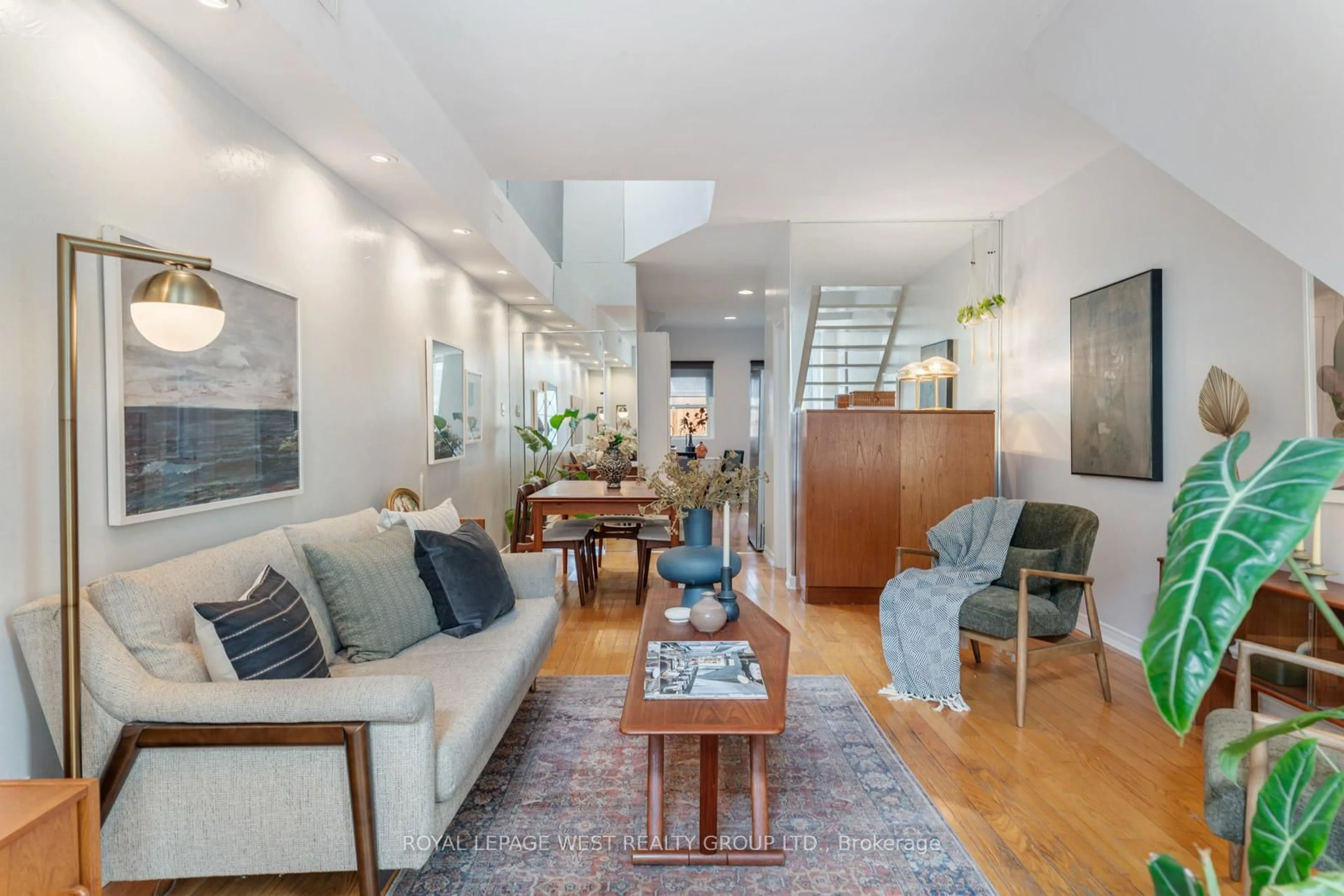 Living room with furniture, unknown for 6 Verral Ave, Toronto Ontario M4M 2R2