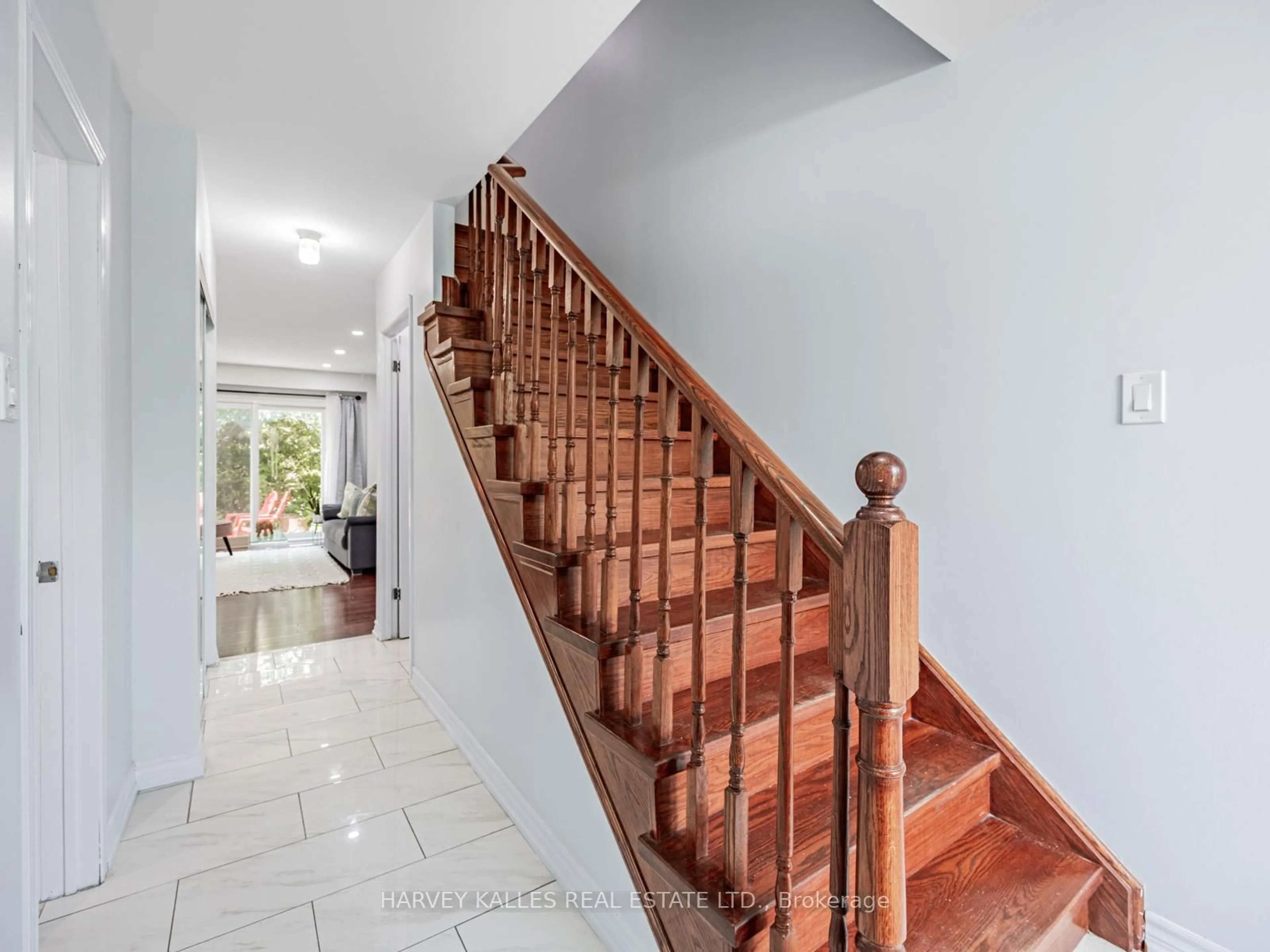 Stairs for 301 Washburn Way #2, Toronto Ontario M1B 1K4