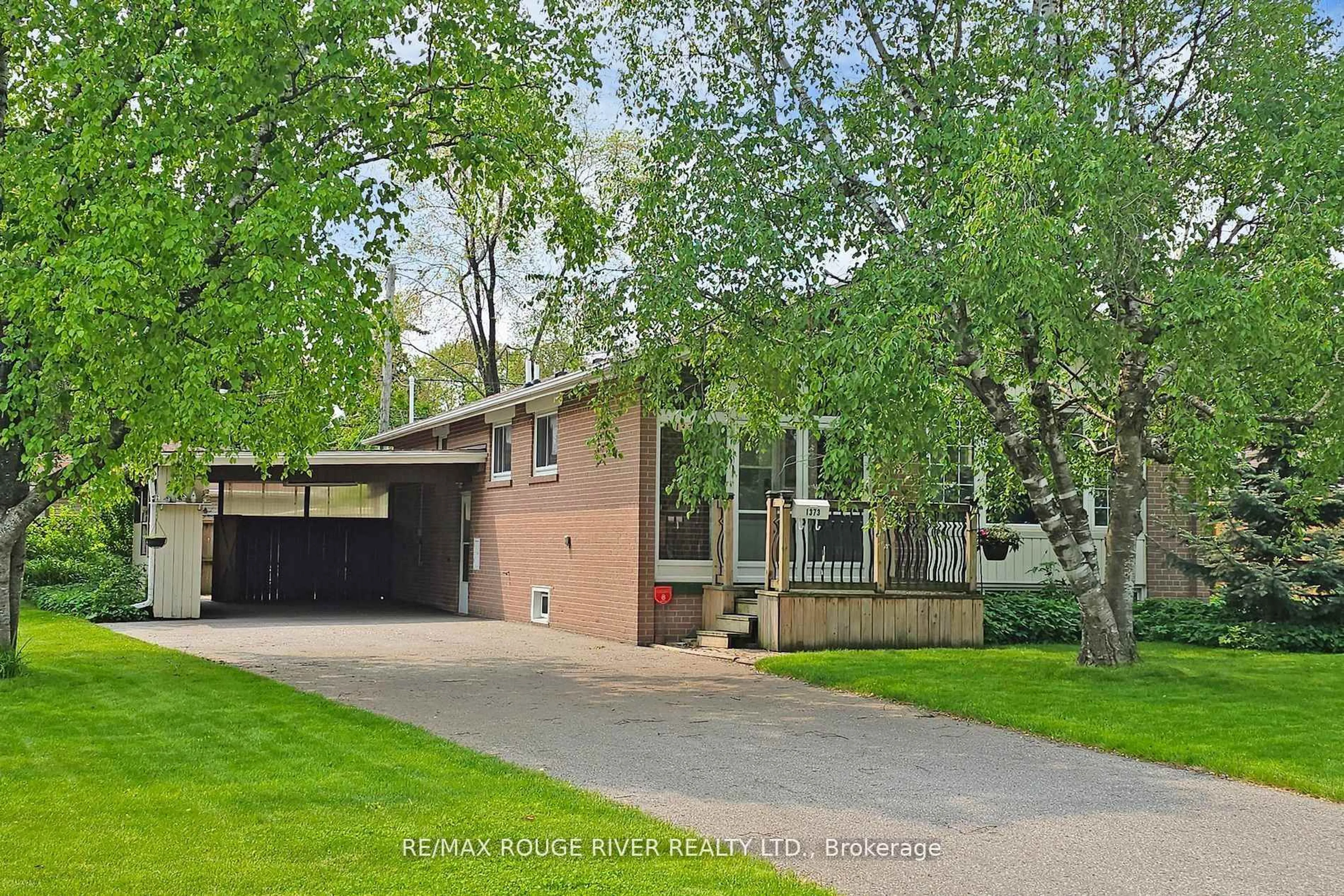 Home with brick exterior material, street for 1373 Poprad Ave, Pickering Ontario L1W 1L2