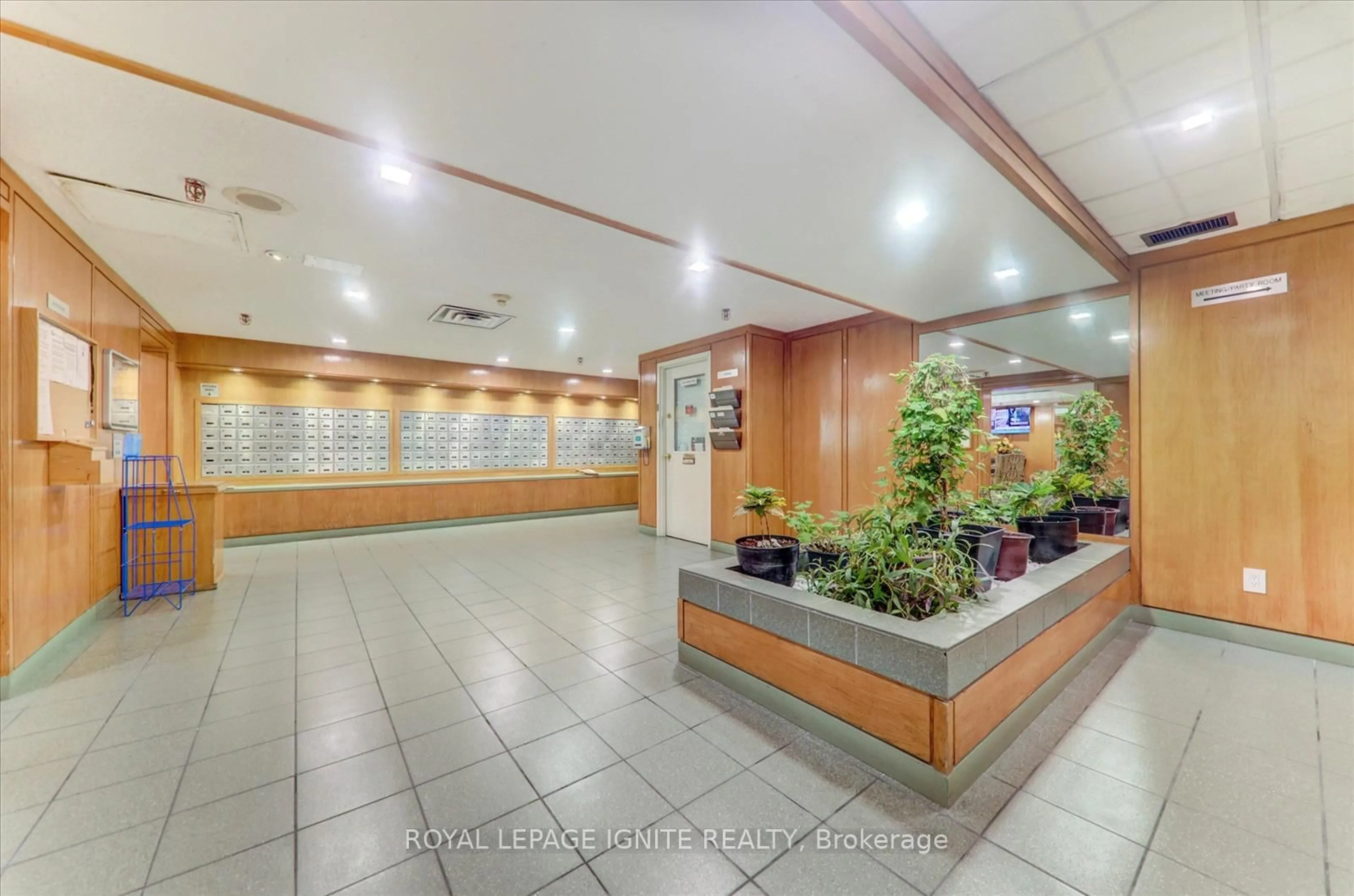 Lobby for 410 Mclevin Ave #906, Toronto Ontario M1B 5J5