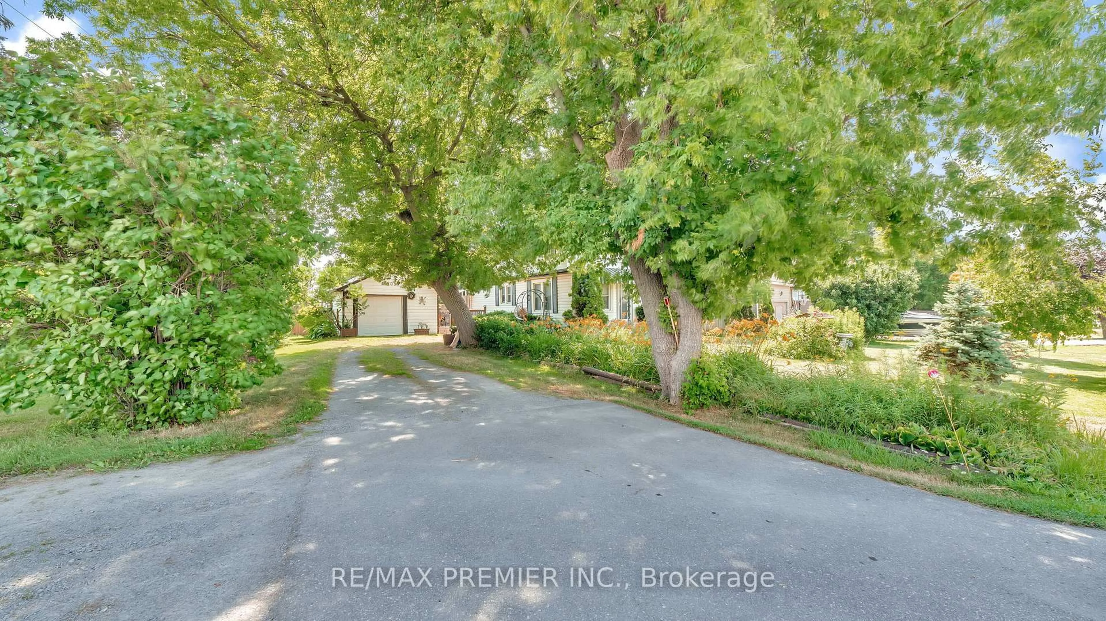 A pic from outside/outdoor area/front of a property/back of a property/a pic from drone, street for 2059 Maple Grove Rd, Clarington Ontario L1C 6M9