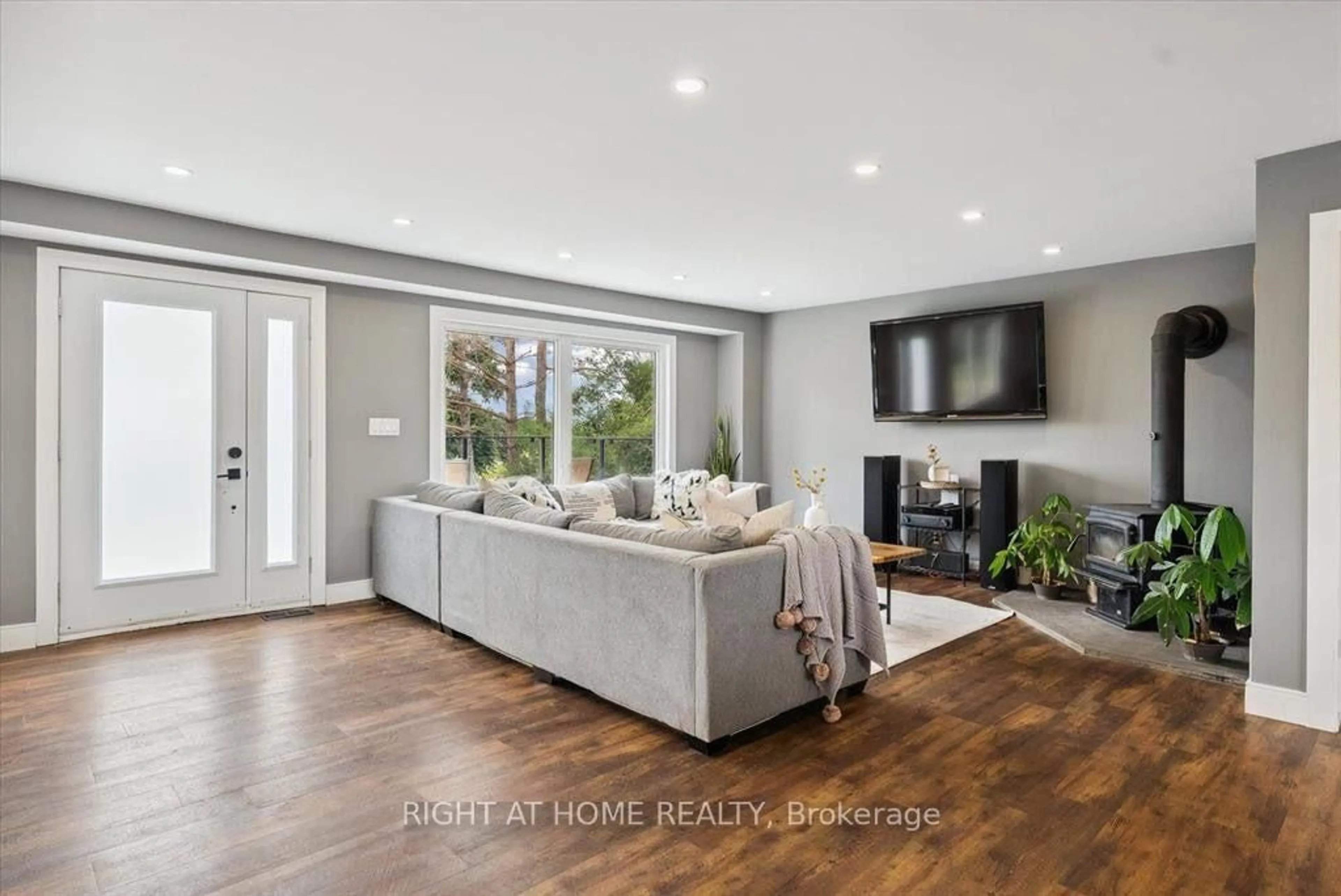 Unknown for 11561 Russell Rd, Scugog Ontario L9L 1B3