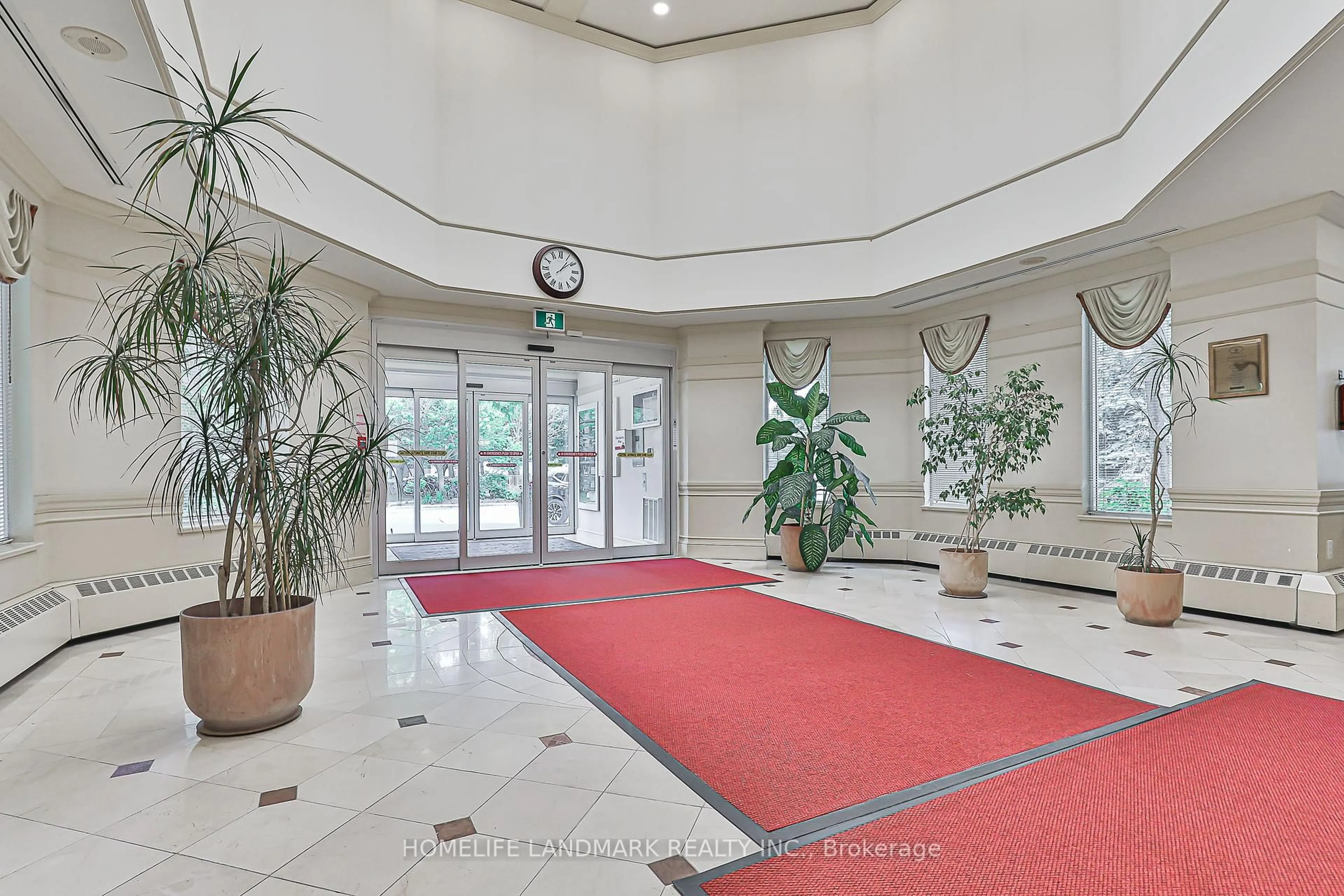 Indoor foyer for 5001 Finch Ave #SPH05, Toronto Ontario M1S 5J9
