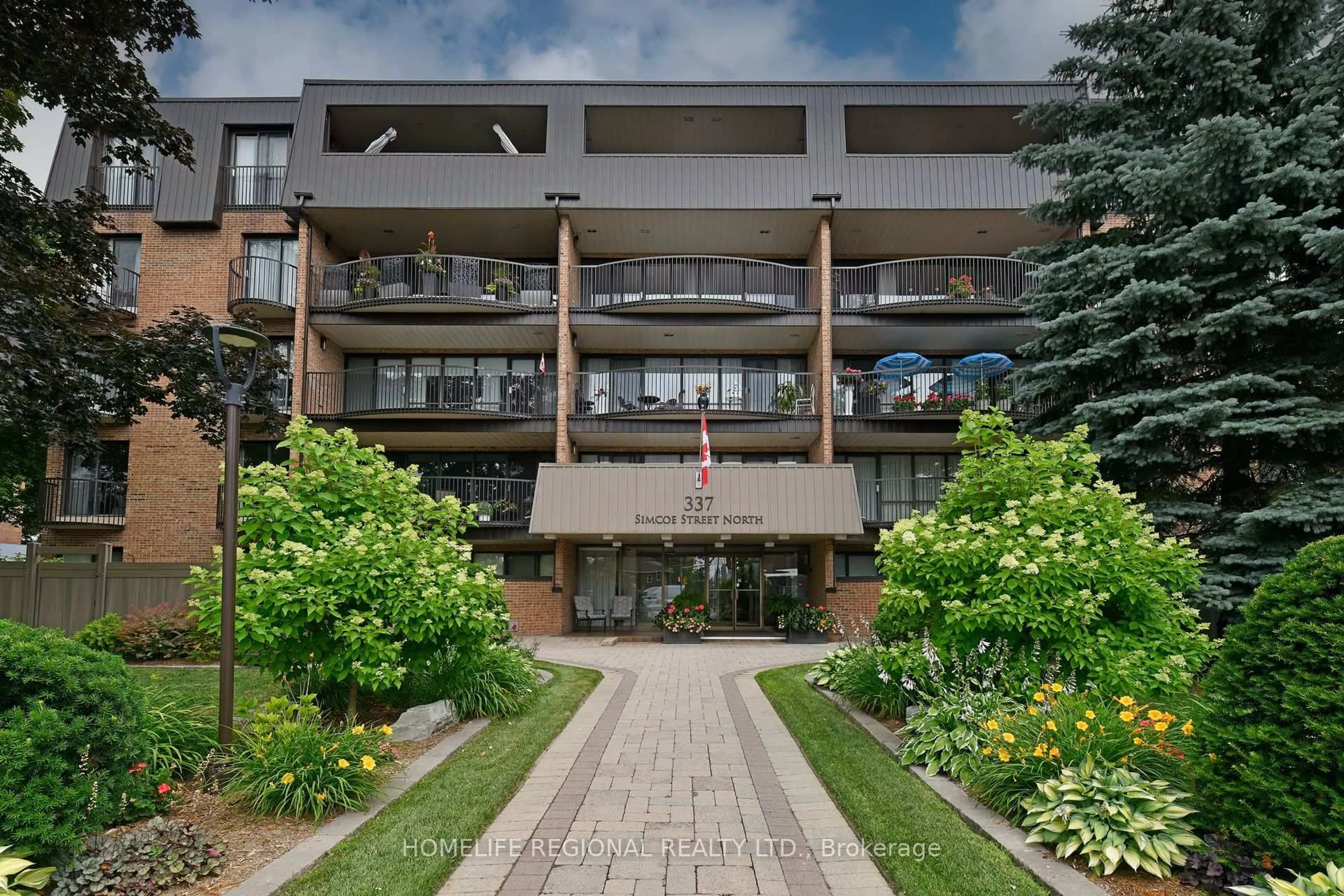 Patio, unknown for 337 Simcoe St #306, Oshawa Ontario L1G 4T2