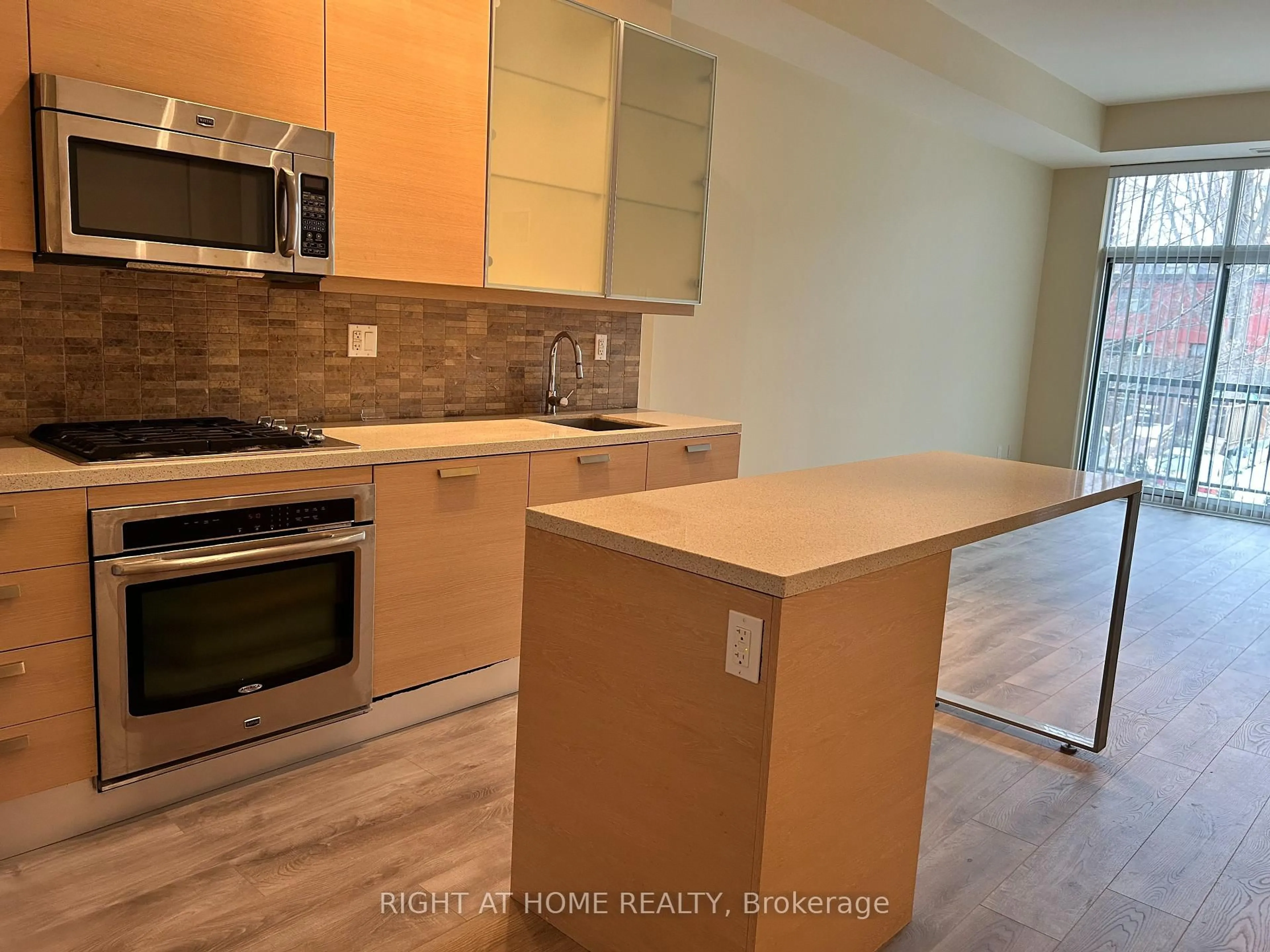 Unknown for 66 Kippendavie Ave #217, Toronto Ontario M4L 0A4