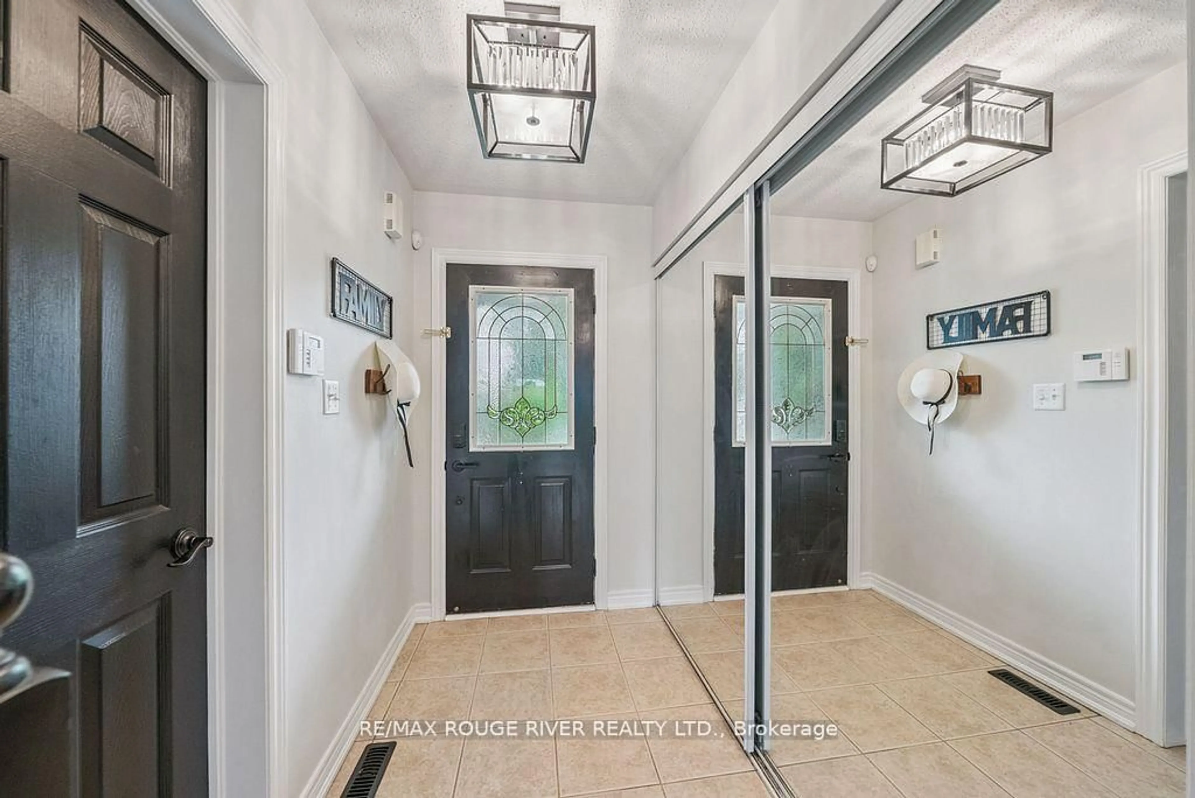 Indoor entryway for 27 Barchester Cres, Whitby Ontario L1M 2L7