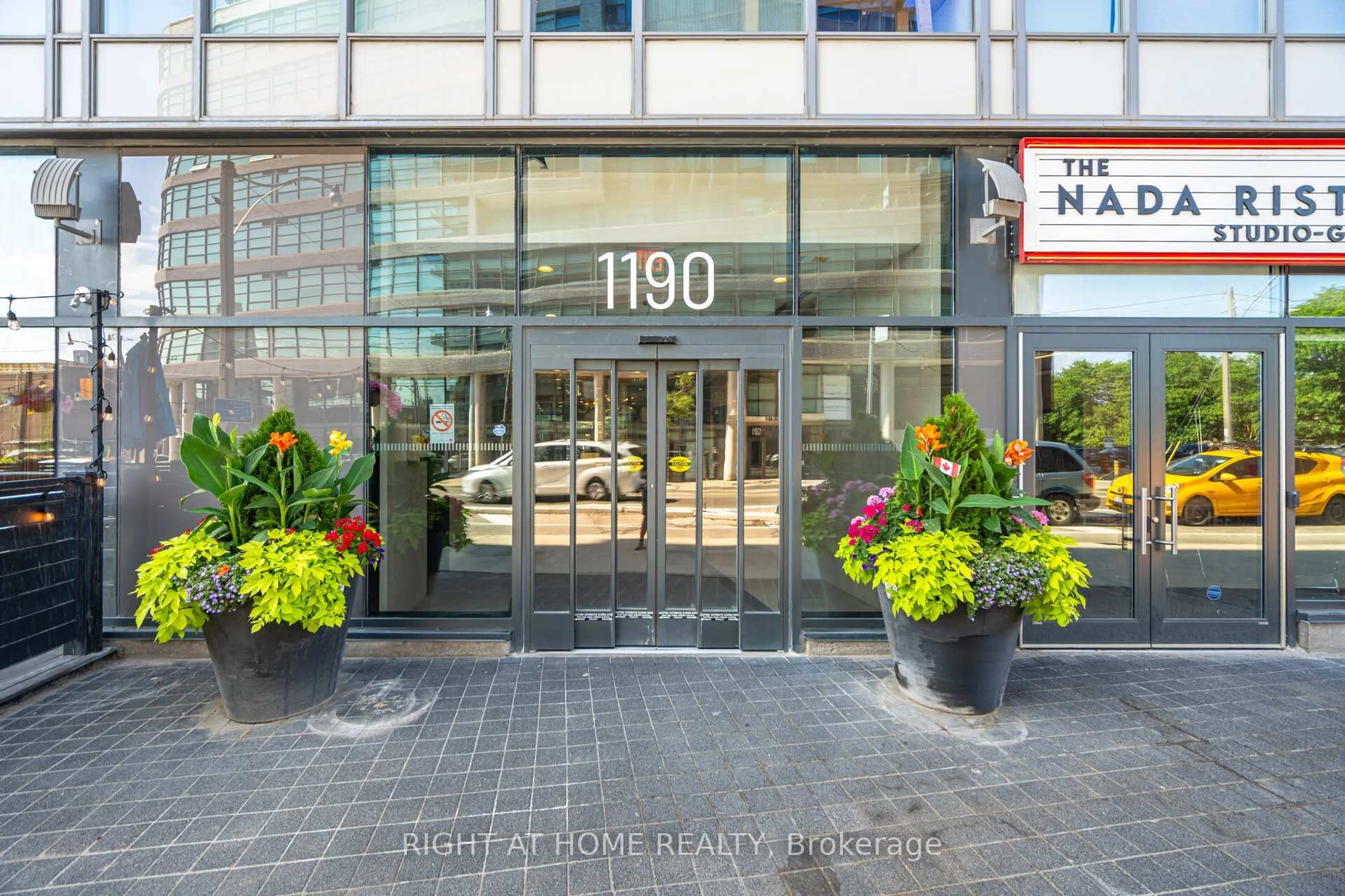 Indoor foyer for 1190 Dundas St, Toronto Ontario M4M 0C5