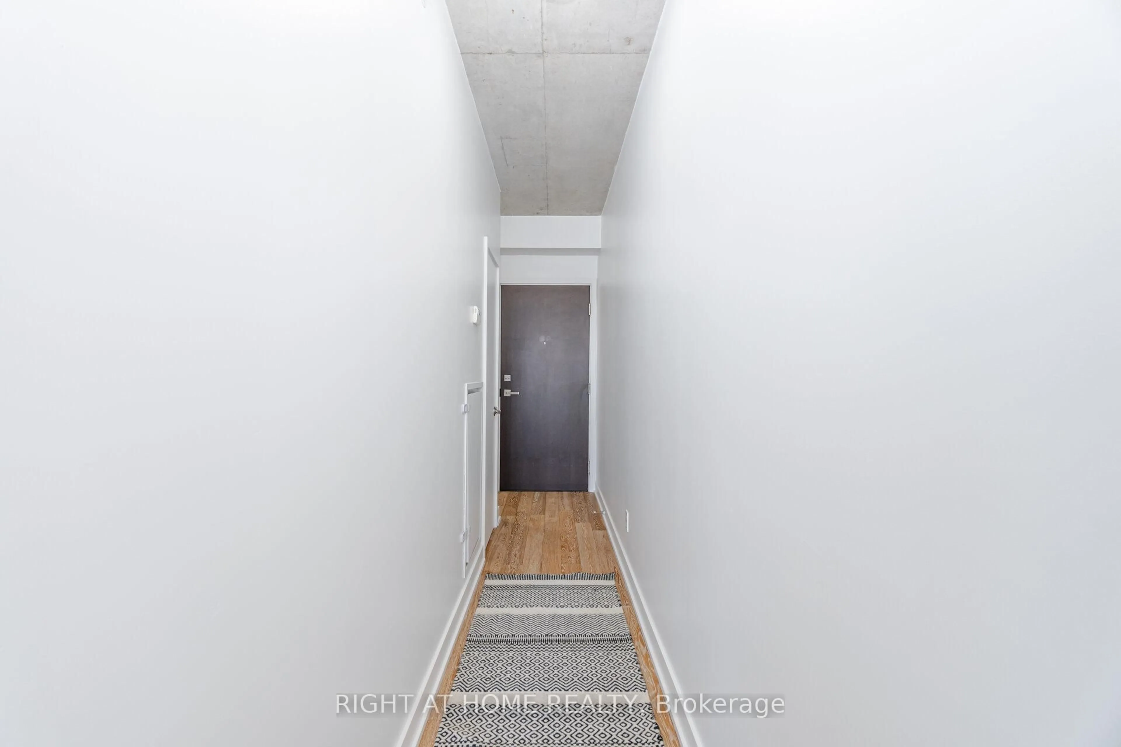Unknown for 1190 Dundas St, Toronto Ontario M4M 0C5