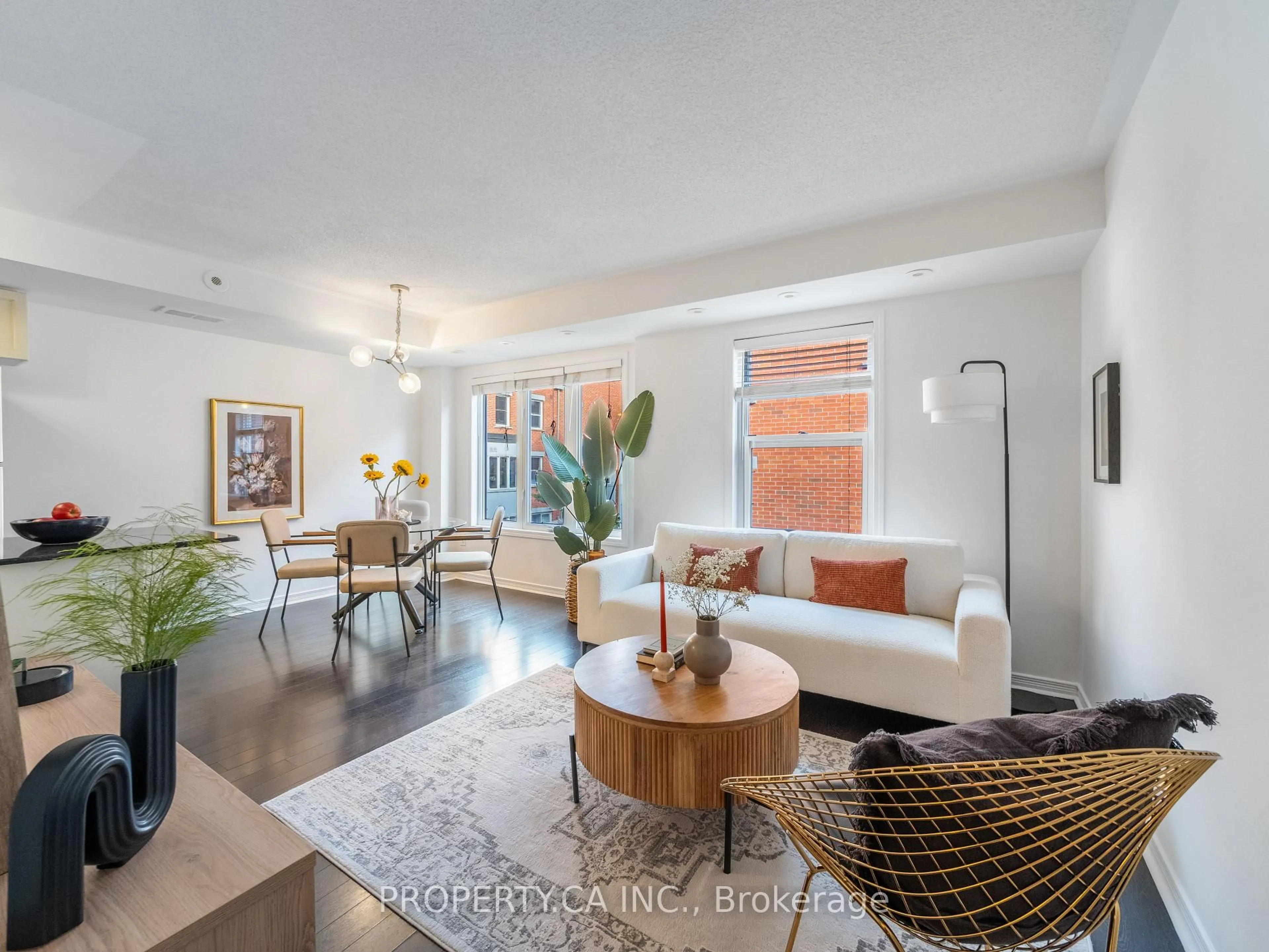 Living room with furniture, unknown for 819 Dundas St #4, Toronto Ontario M4M 1P9