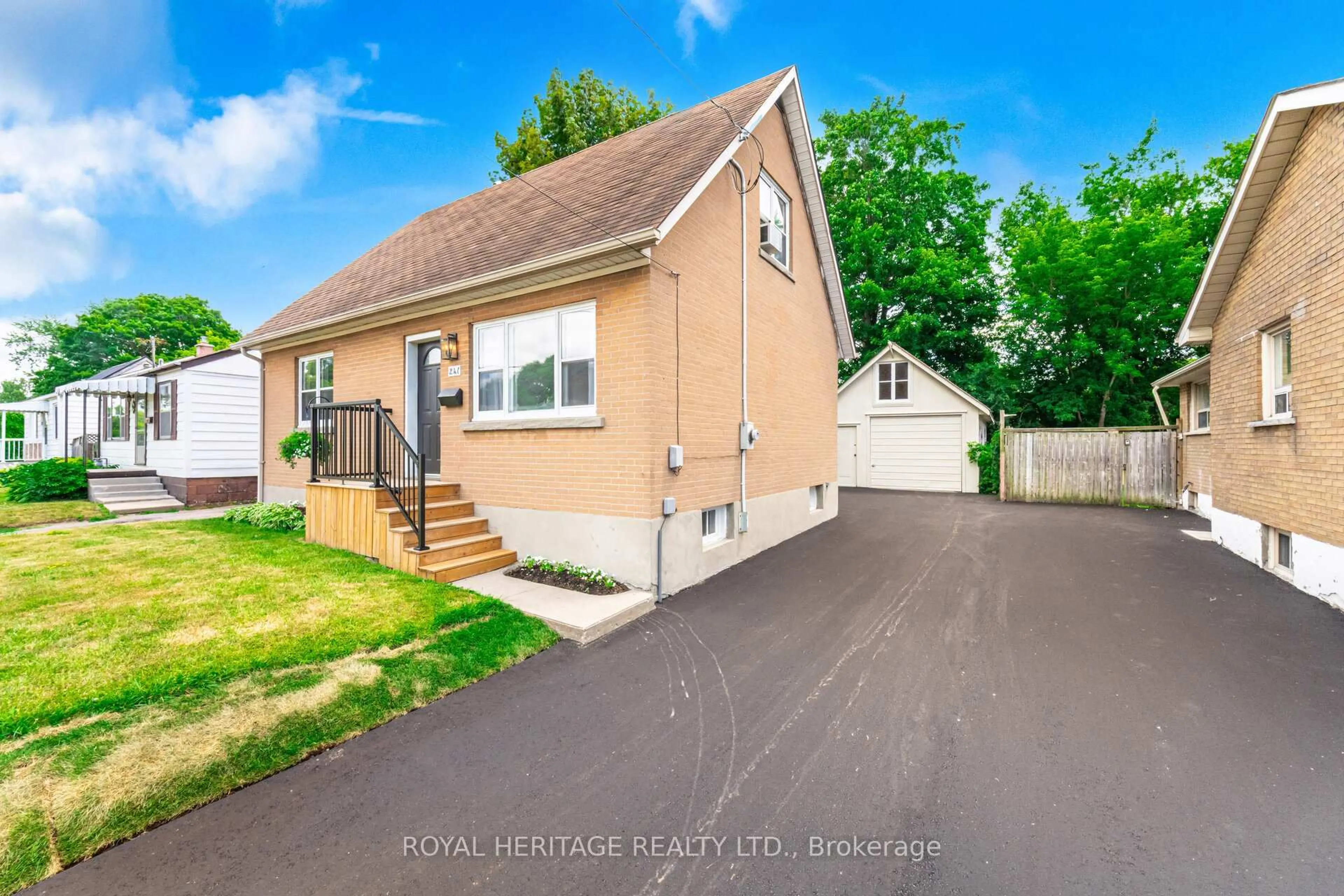 Home with vinyl exterior material, street for 241 Marquette Ave, Oshawa Ontario L1J 1W3