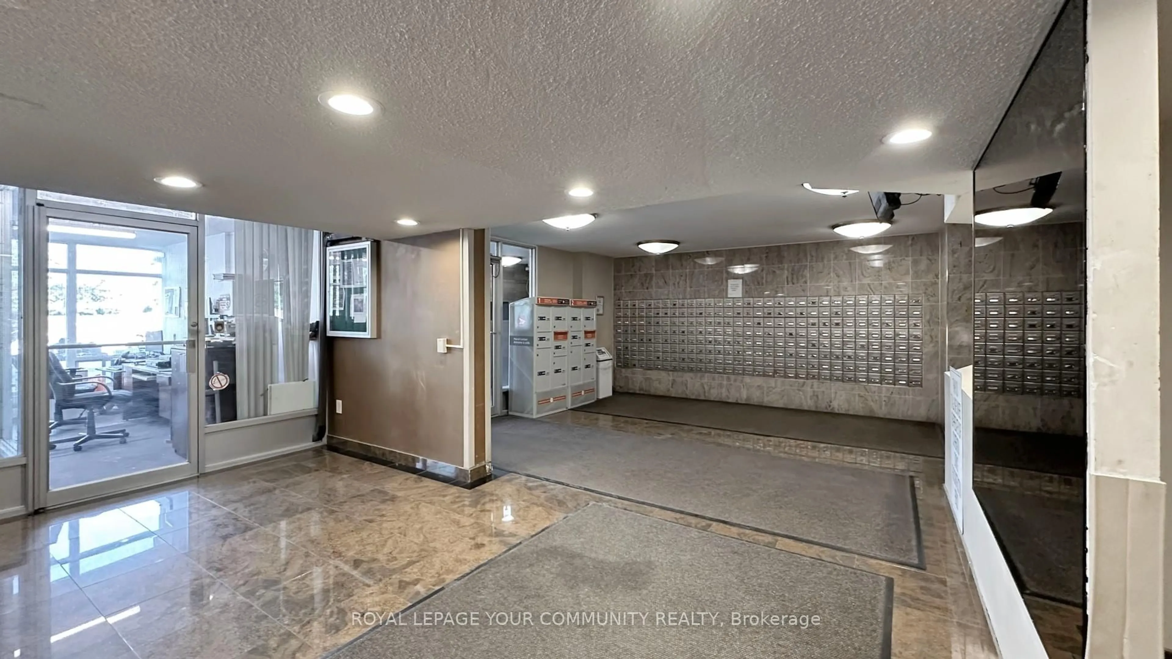 Lobby for 2050 Bridletowne Circ #1212, Toronto Ontario M1W 2V5