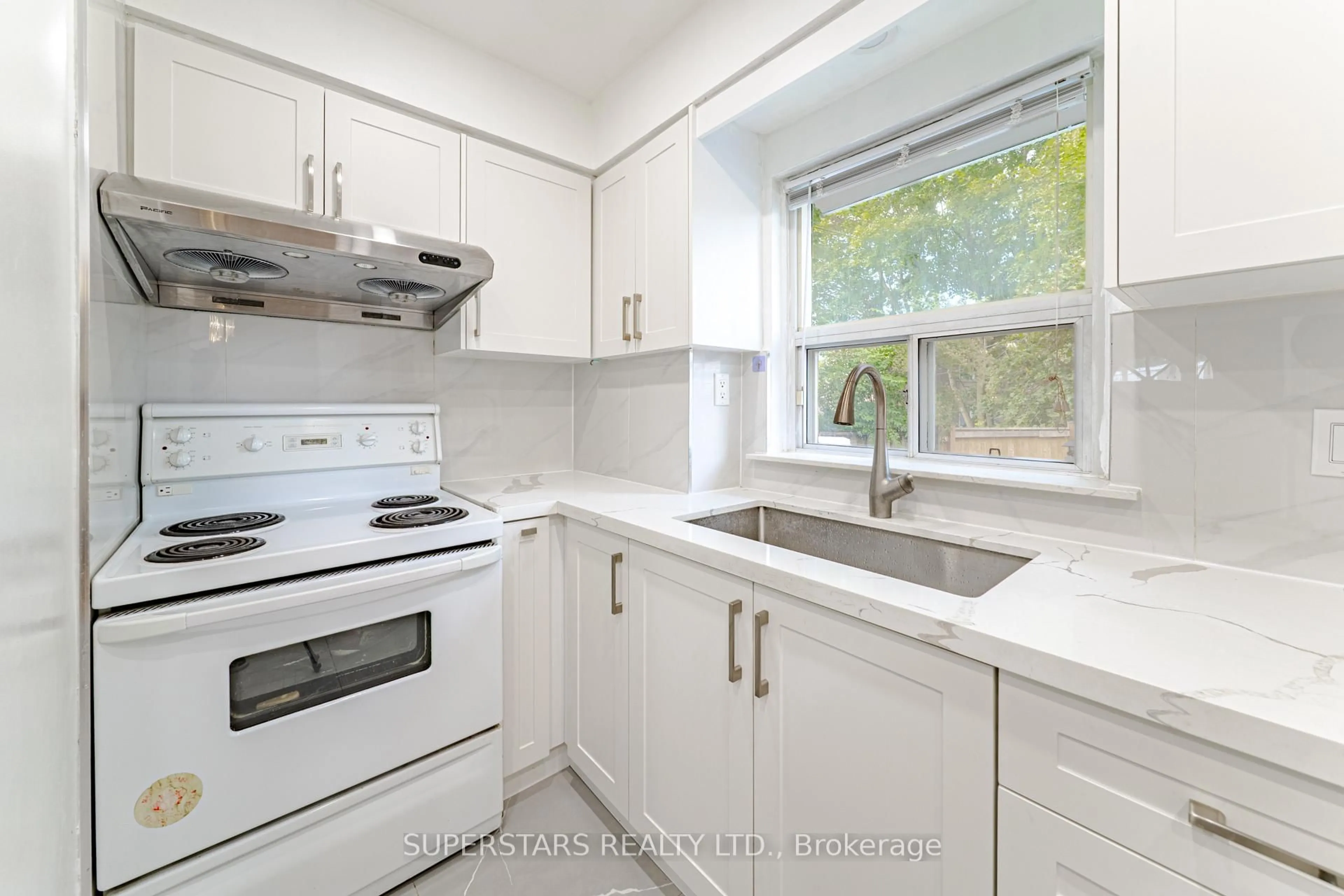Standard kitchen, unknown for 139 Woodfern Dr, Toronto Ontario M1K 2L4