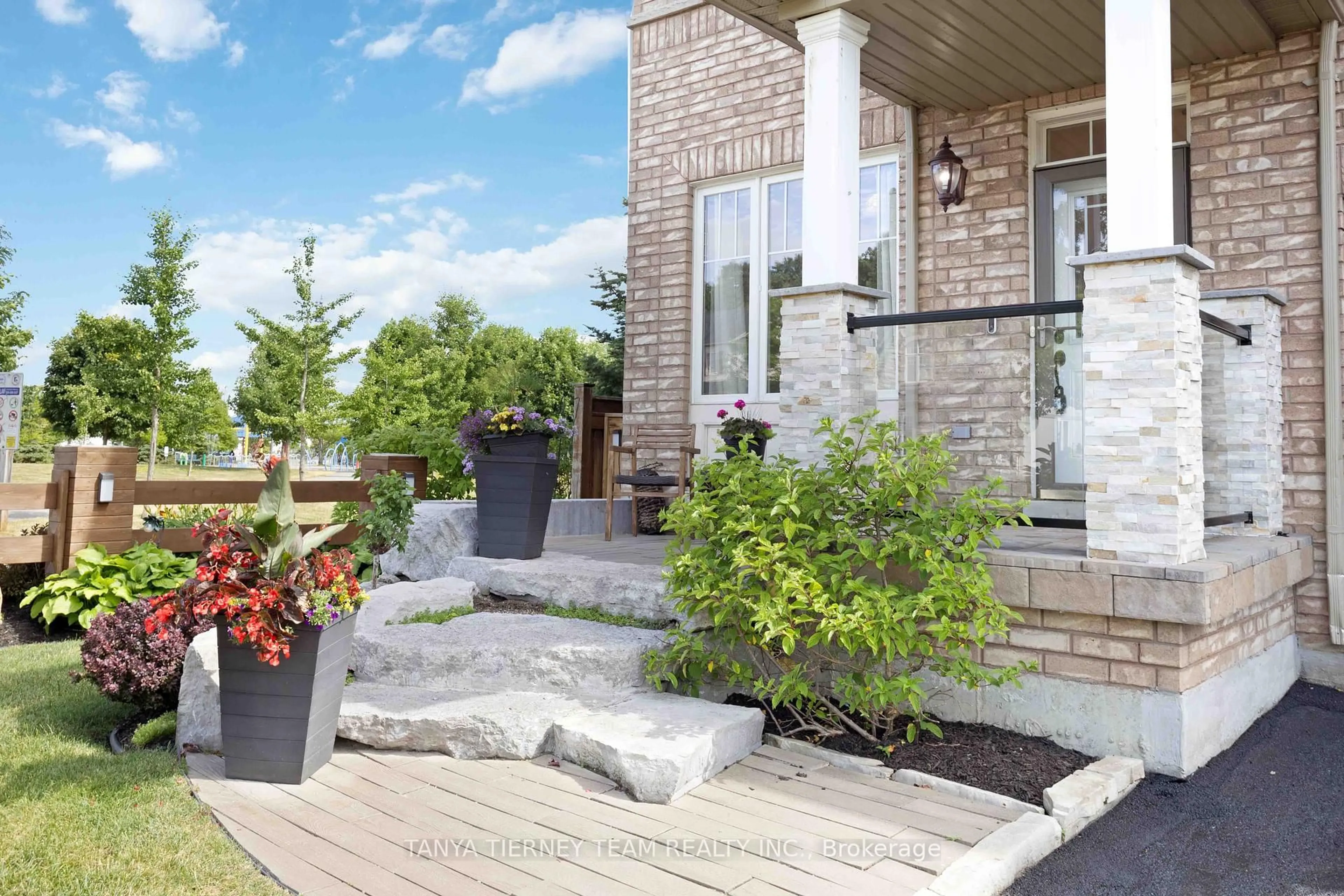 Unknown for 43 Robert Attersley Dr, Whitby Ontario L1R 0B6