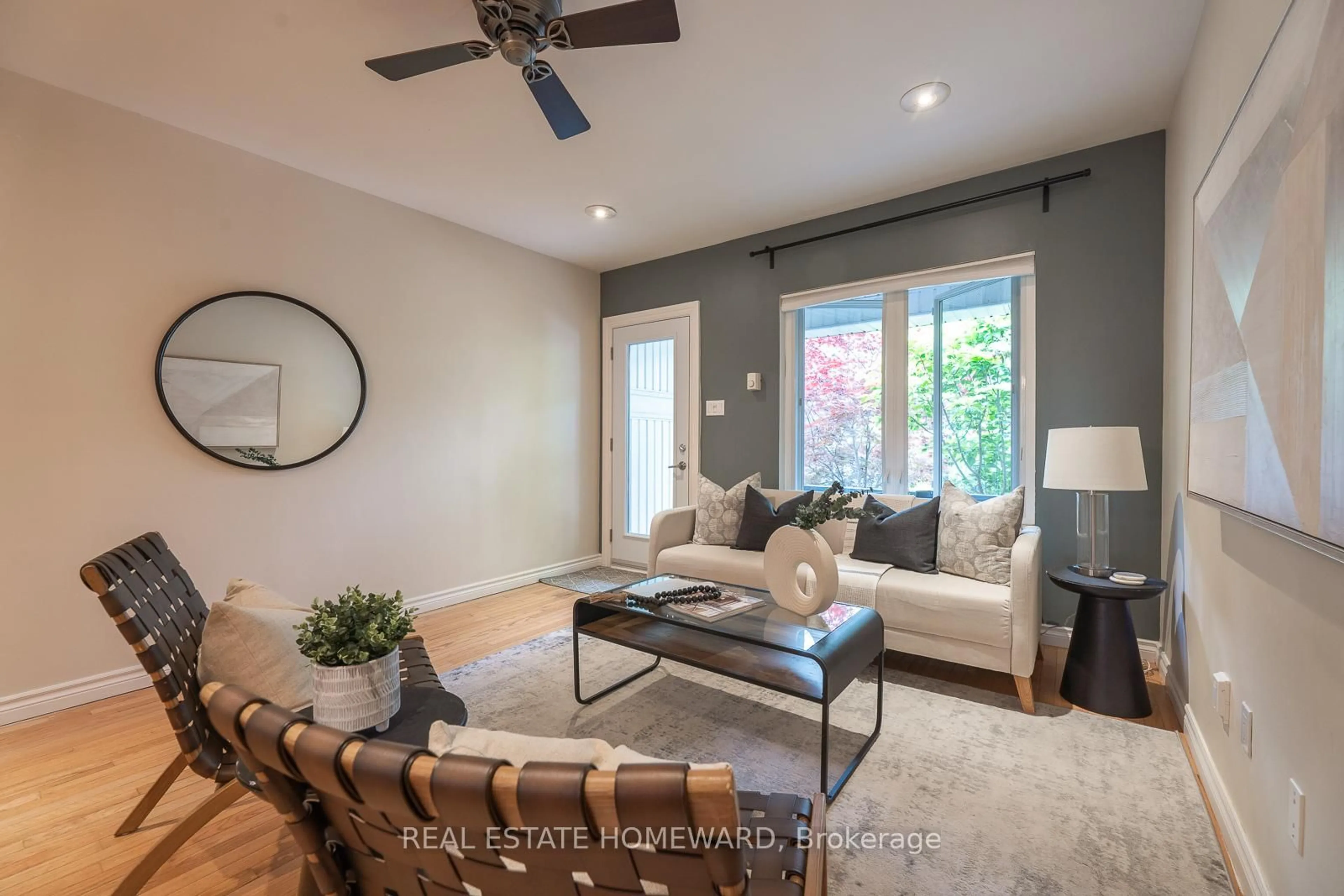 Living room with furniture, unknown for 251 Boston Ave, Toronto Ontario M4M 2V1