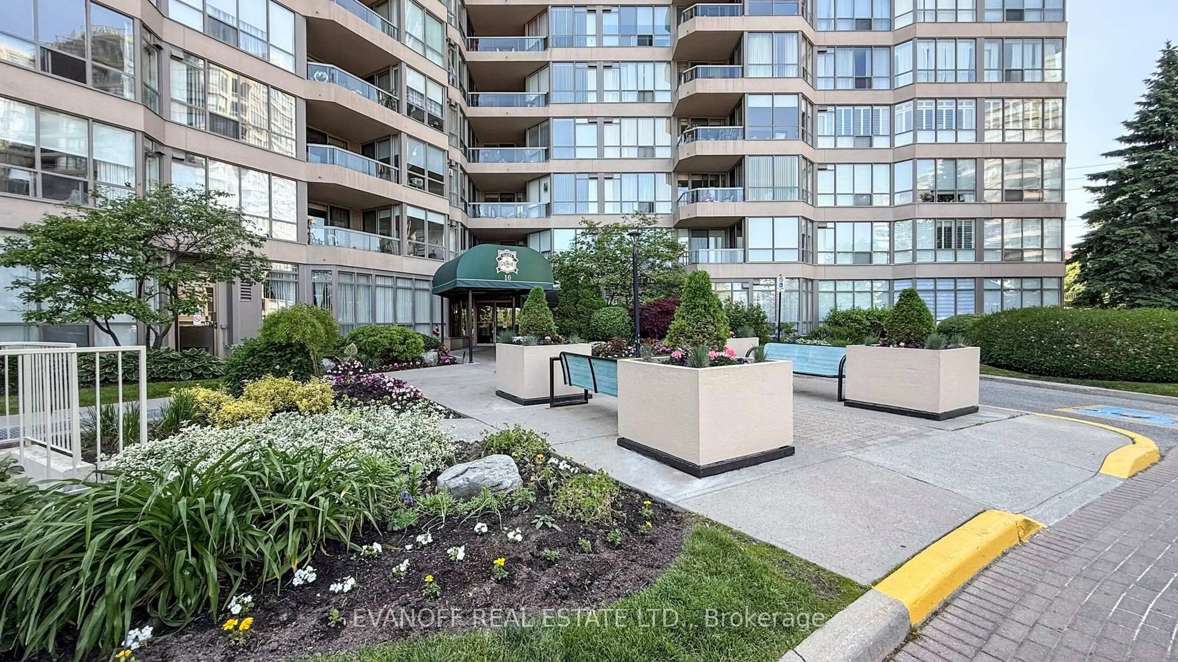 Patio, water/lake/river/ocean view for 10 Guildwood Pkwy #832, Toronto Ontario M1E 5B5
