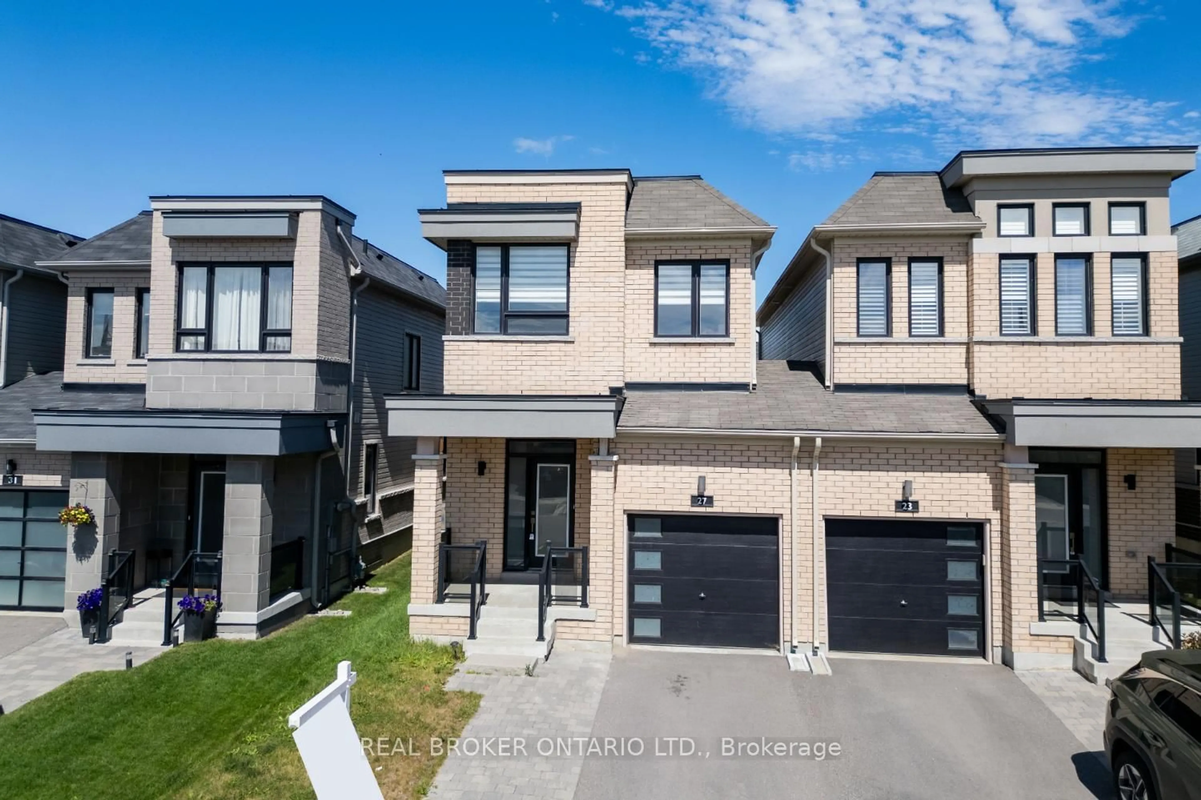 A pic from outside/outdoor area/front of a property/back of a property/a pic from drone, street for 27 Cryderman Lane, Clarington Ontario L1C 2W3