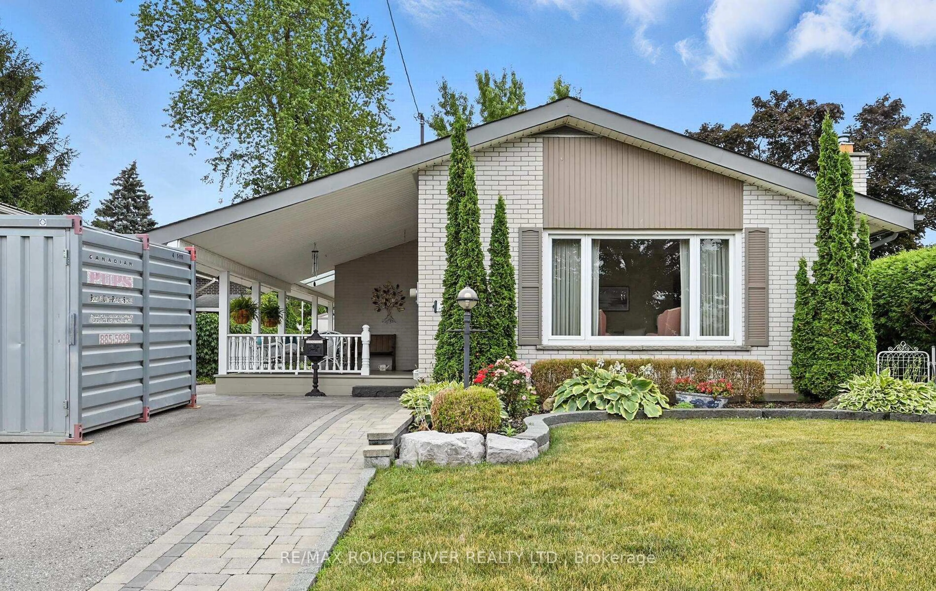 Home with vinyl exterior material, street for 15 Fourth St, Clarington Ontario L1C 2G2