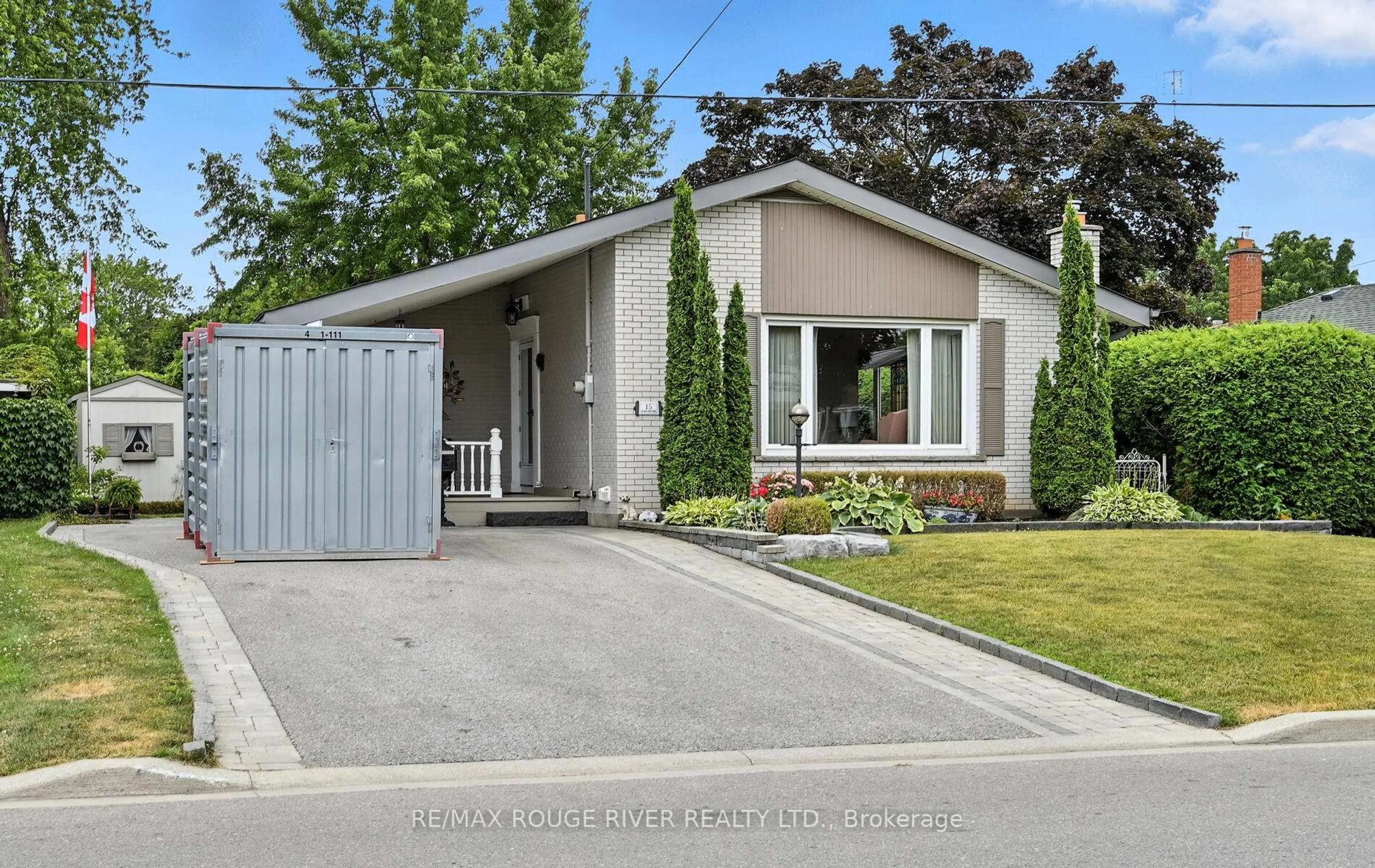Home with vinyl exterior material, street for 15 Fourth St, Clarington Ontario L1C 2G2