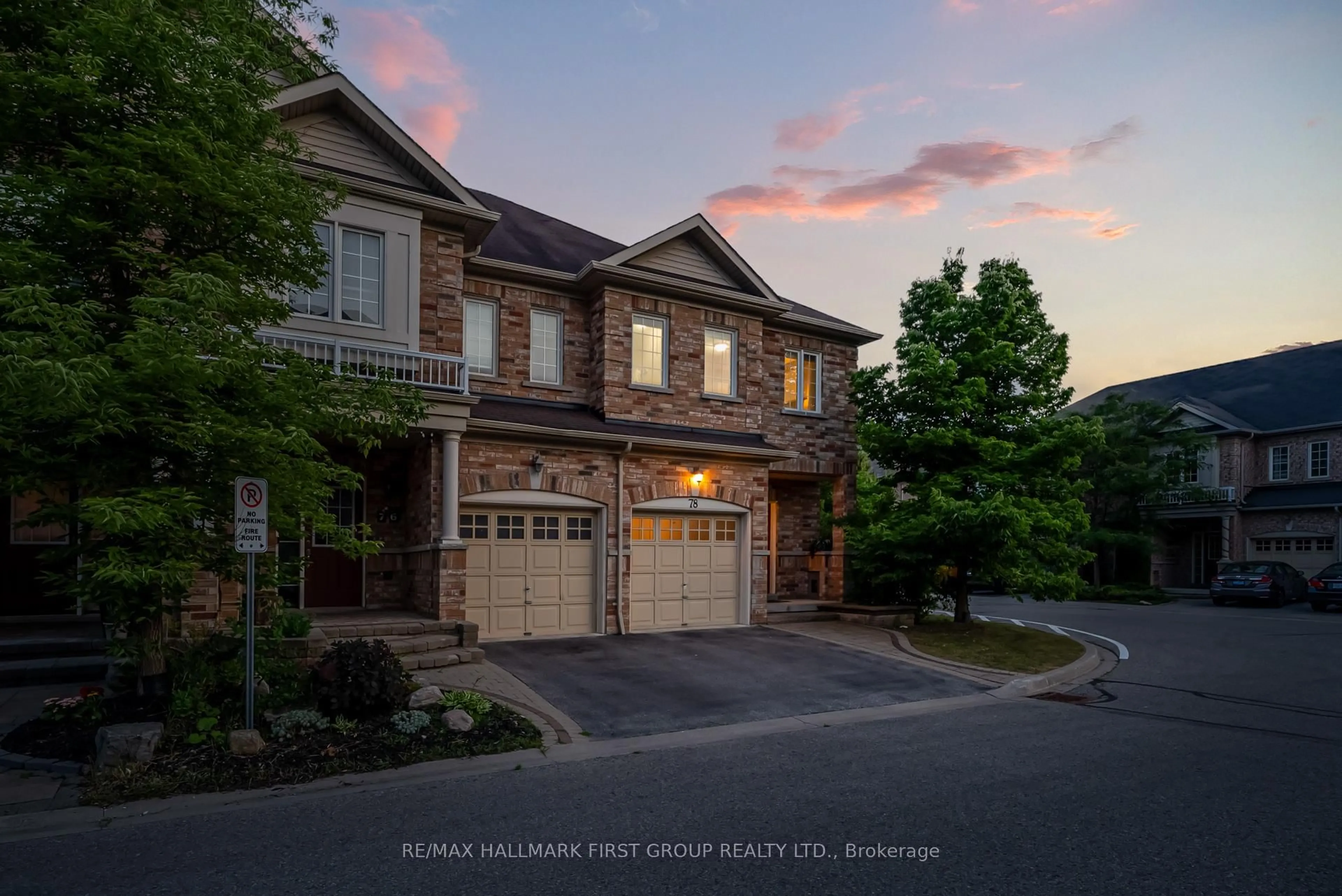 A pic from outside/outdoor area/front of a property/back of a property/a pic from drone, street for 78 Maidstone Way, Whitby Ontario L1R 0L7