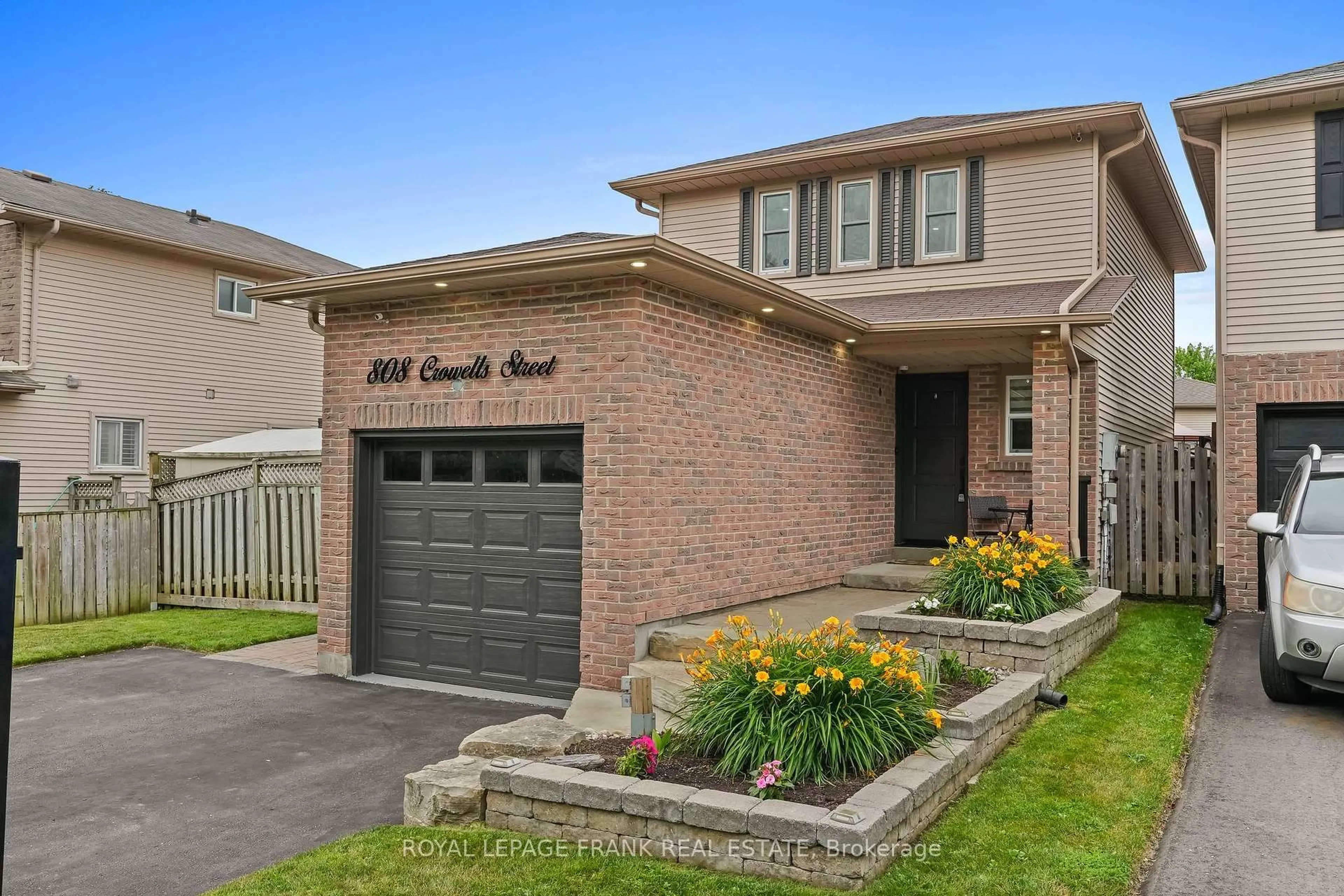 Home with brick exterior material, street for 808 Crowells St, Oshawa Ontario L1K 1X4