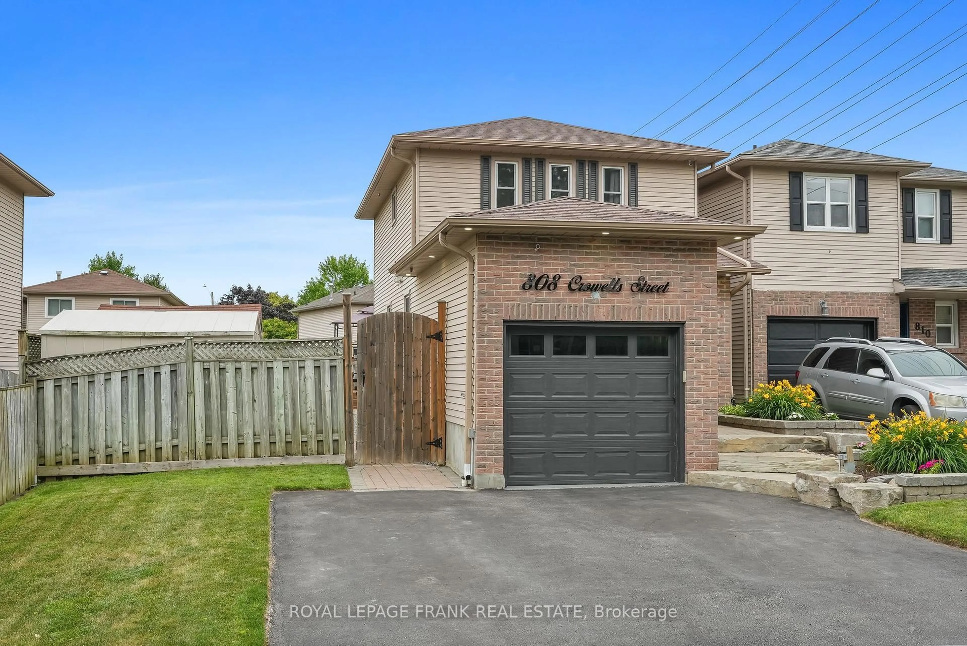 Home with brick exterior material, street for 808 Crowells St, Oshawa Ontario L1K 1X4