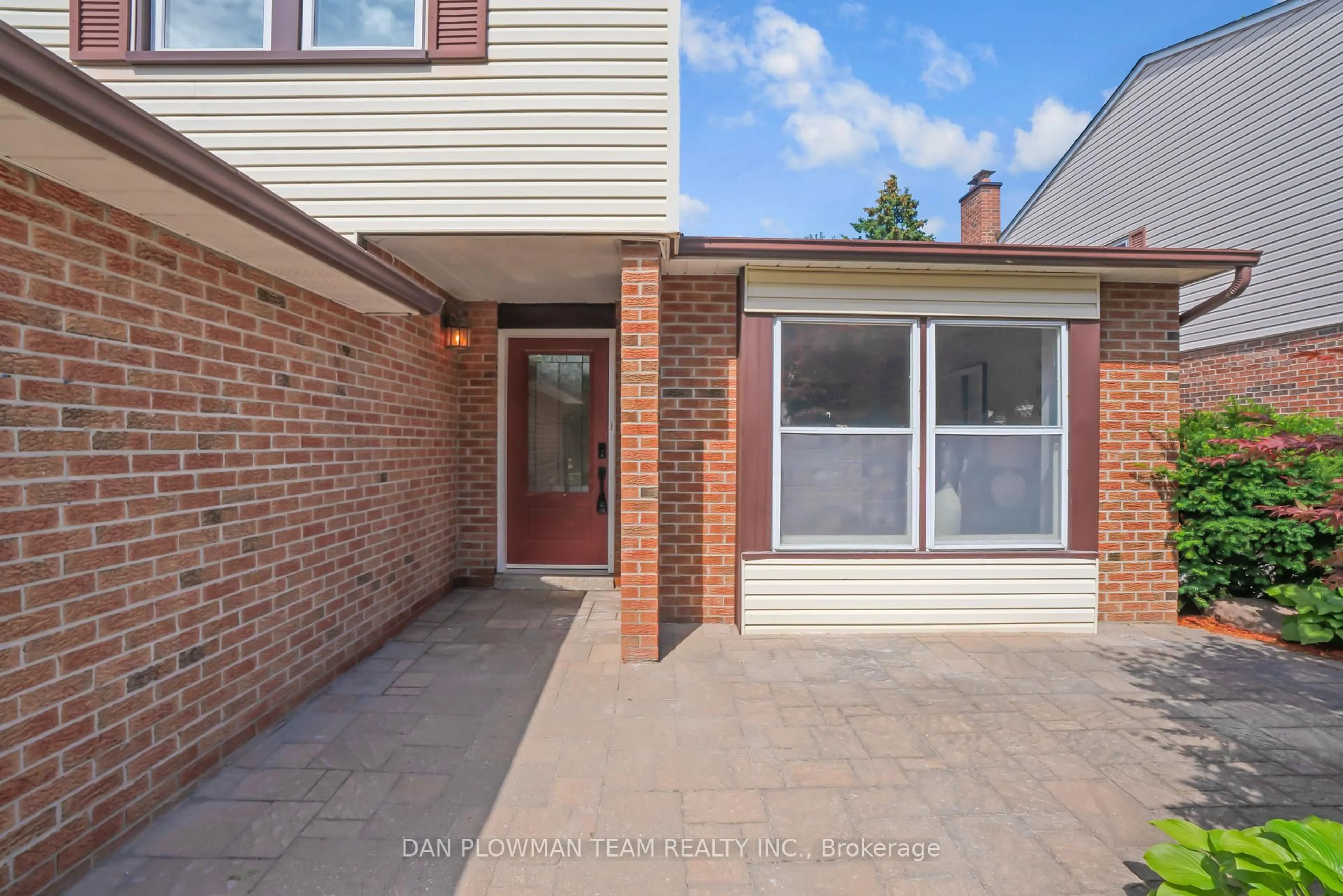 Home with brick exterior material, street for 567 Reynolds St, Whitby Ontario L1N 6H6