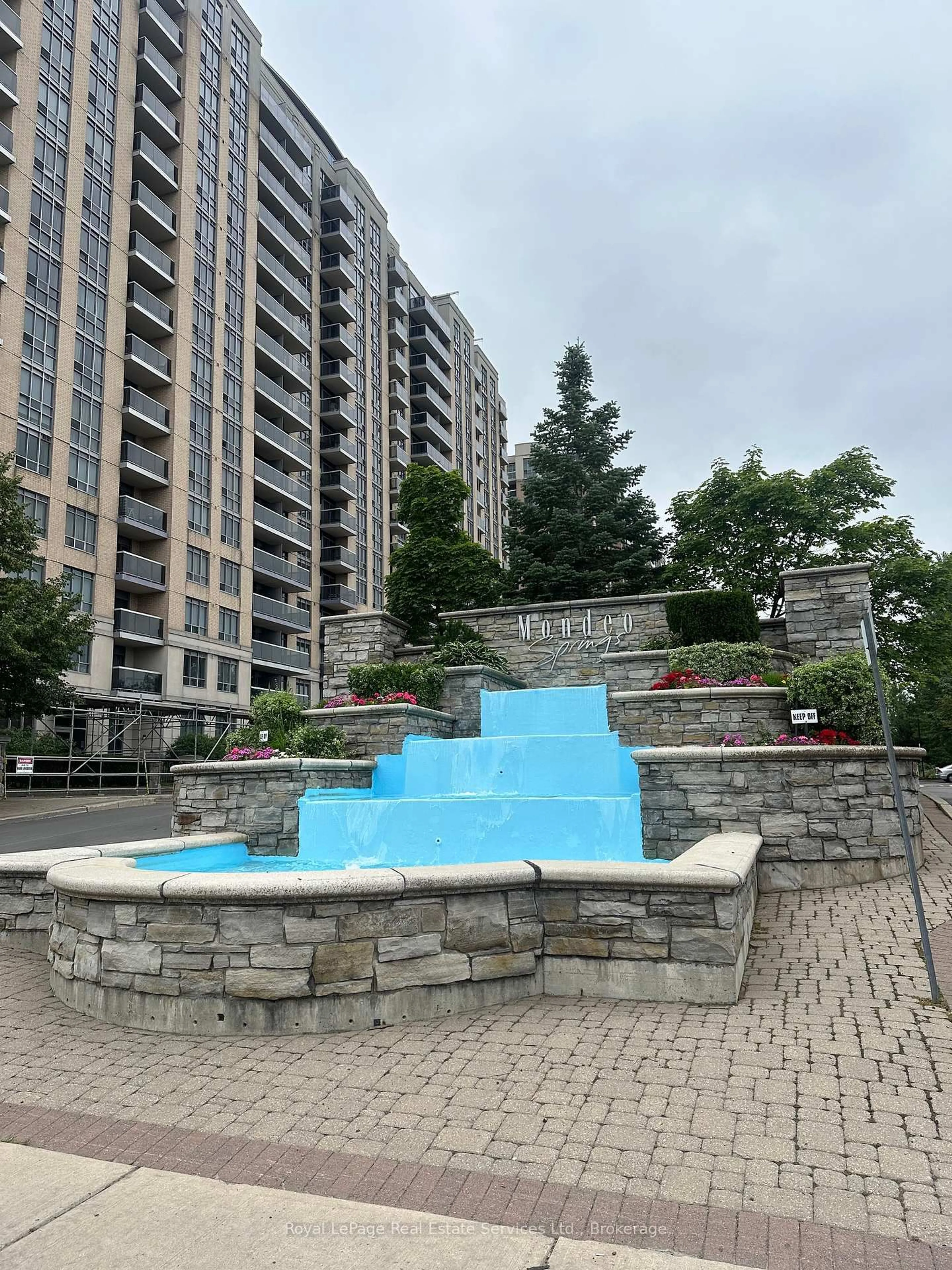 Pool for 18 Mondeo Dr #1239, Toronto Ontario M1P 5C8