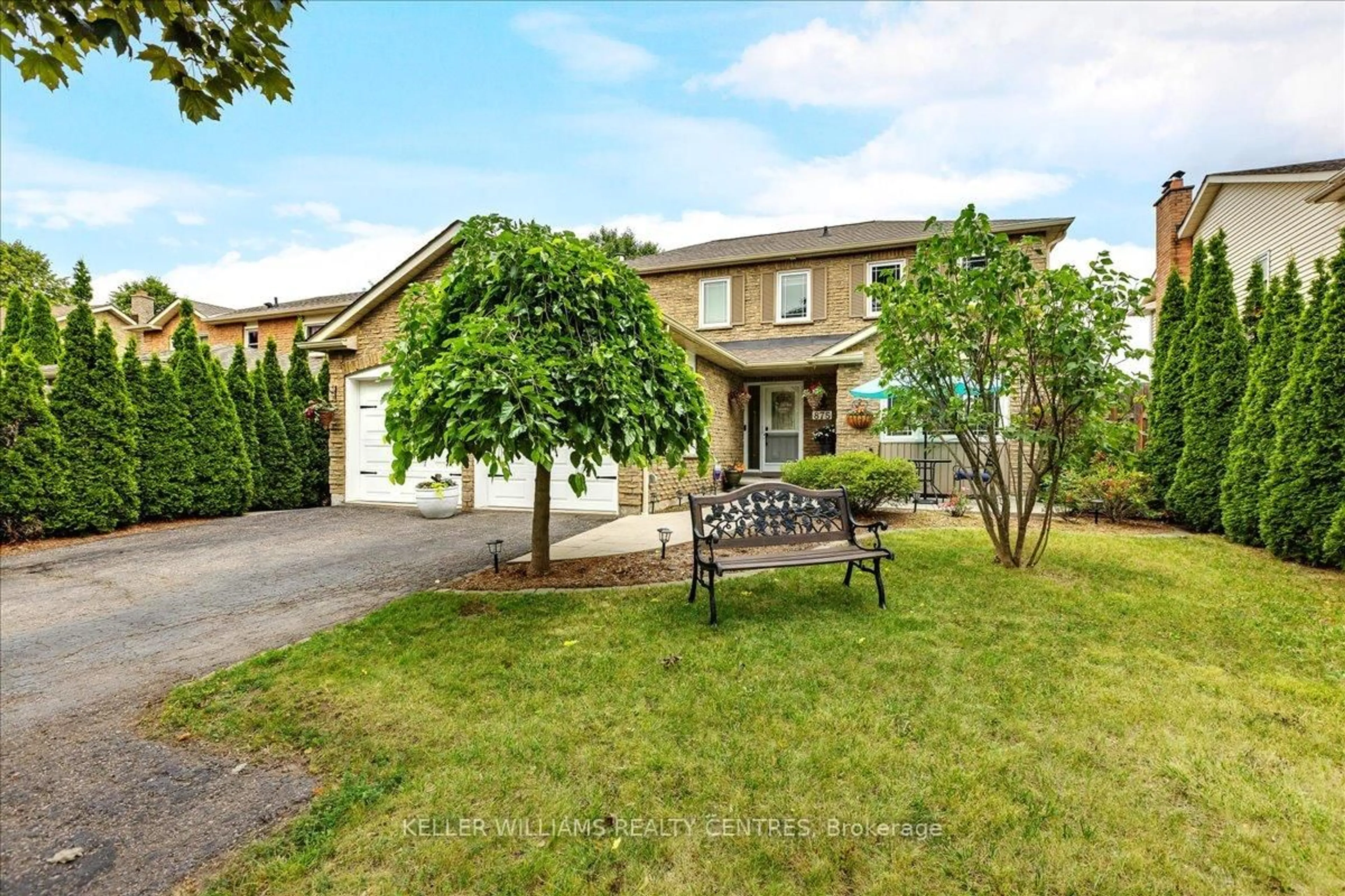 A pic from outside/outdoor area/front of a property/back of a property/a pic from drone, street for 875 Knotwood Crt, Whitby Ontario L1N 6T8