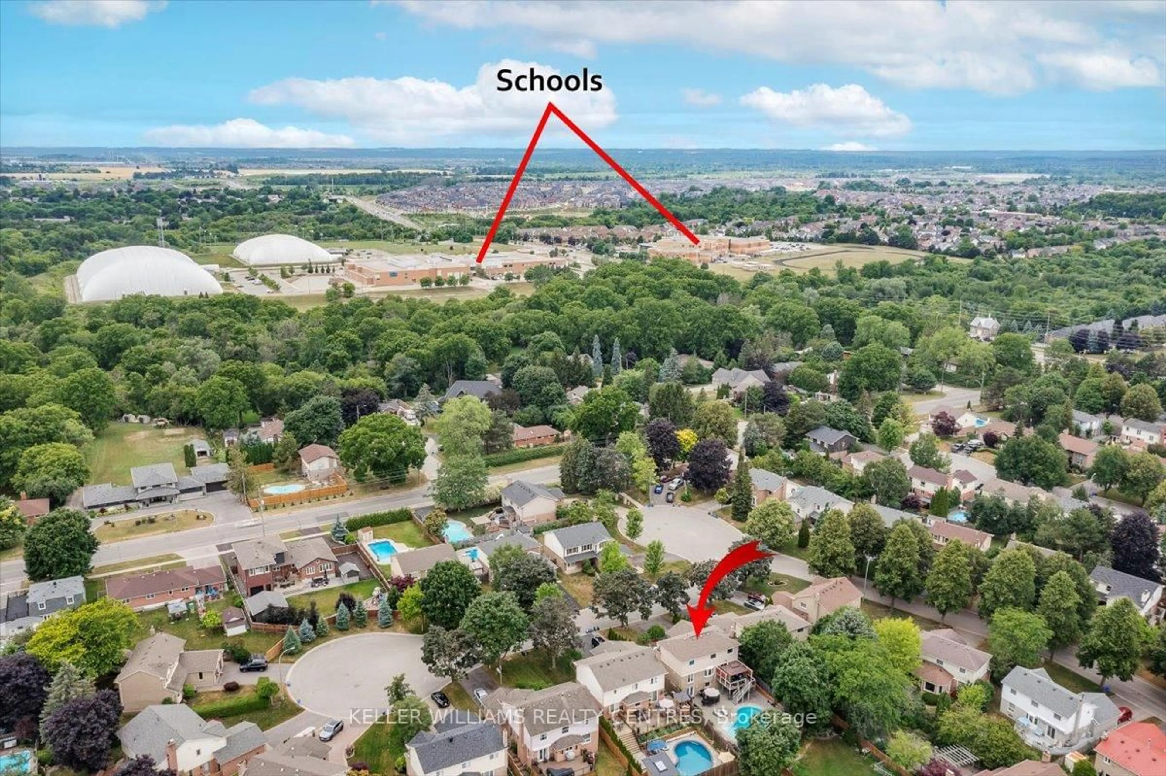 A pic from outside/outdoor area/front of a property/back of a property/a pic from drone, street for 875 Knotwood Crt, Whitby Ontario L1N 6T8