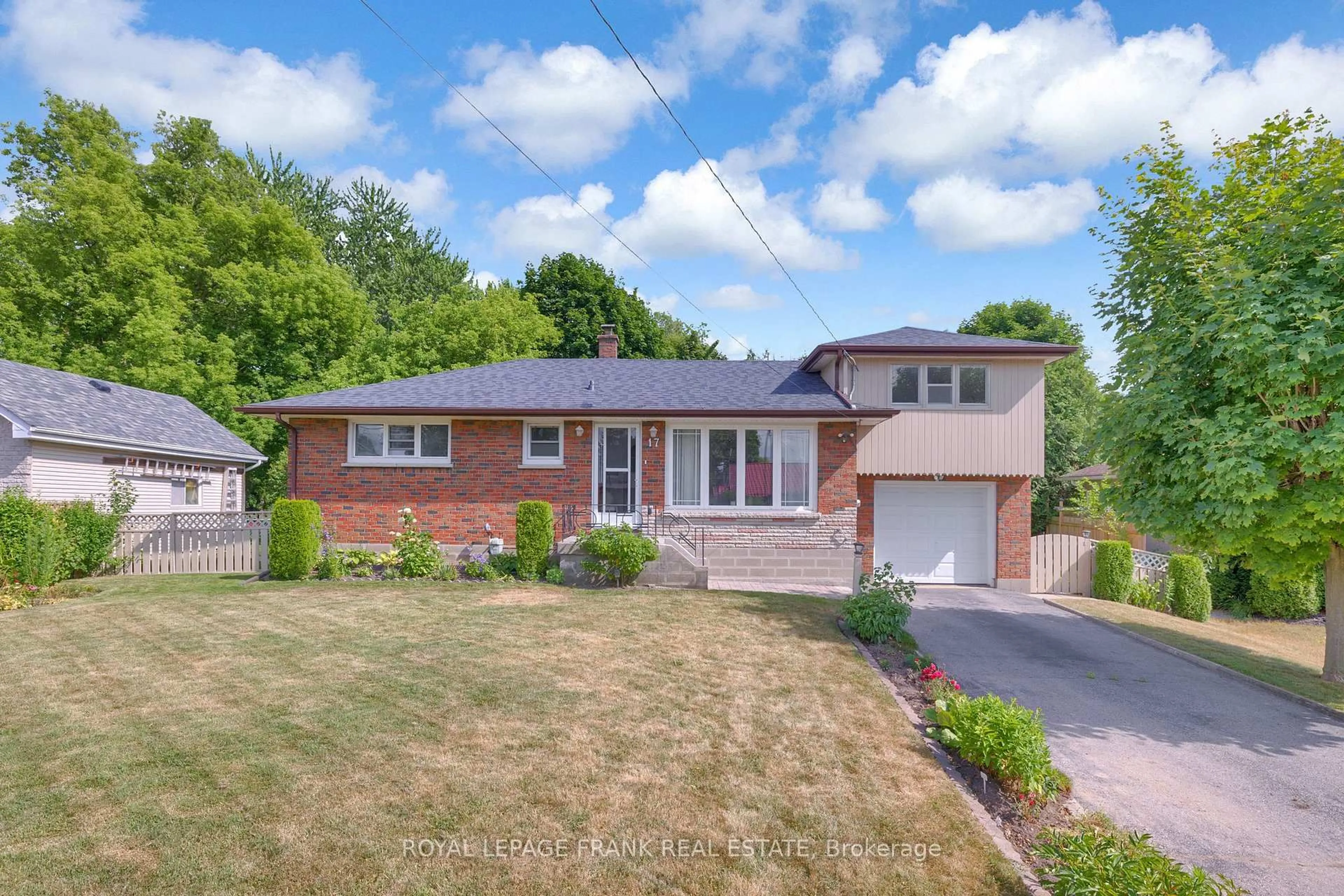 Home with brick exterior material, street for 17 Phair Ave, Clarington Ontario L1E 2W5