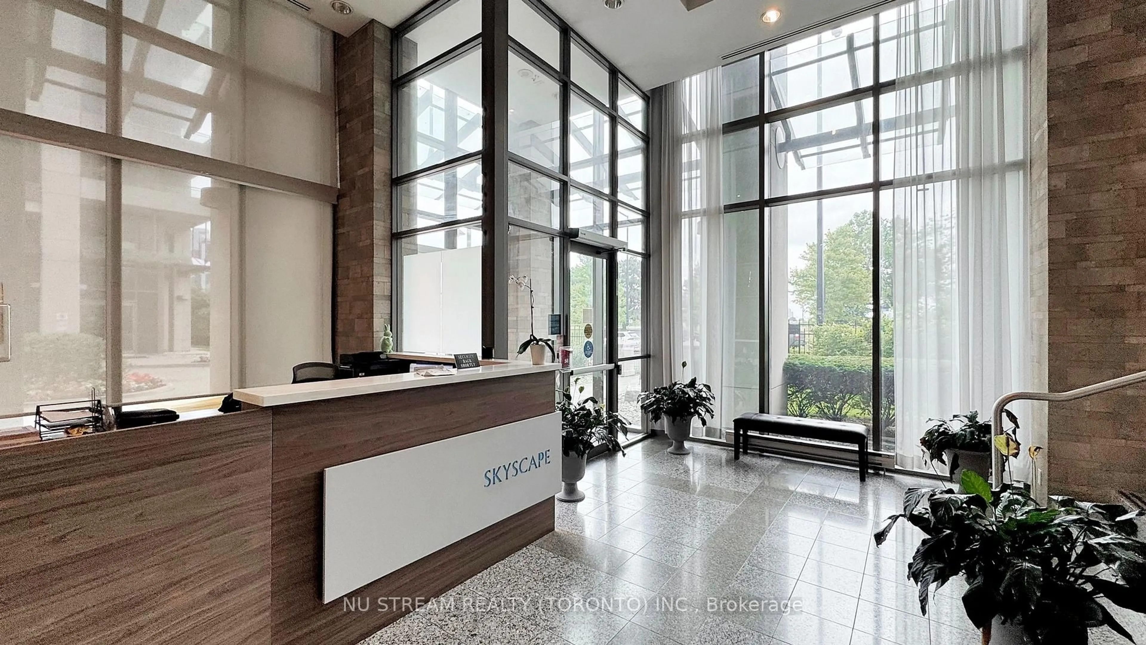Indoor foyer for 68 Grangeway Ave #1709, Toronto Ontario M1H 0A1