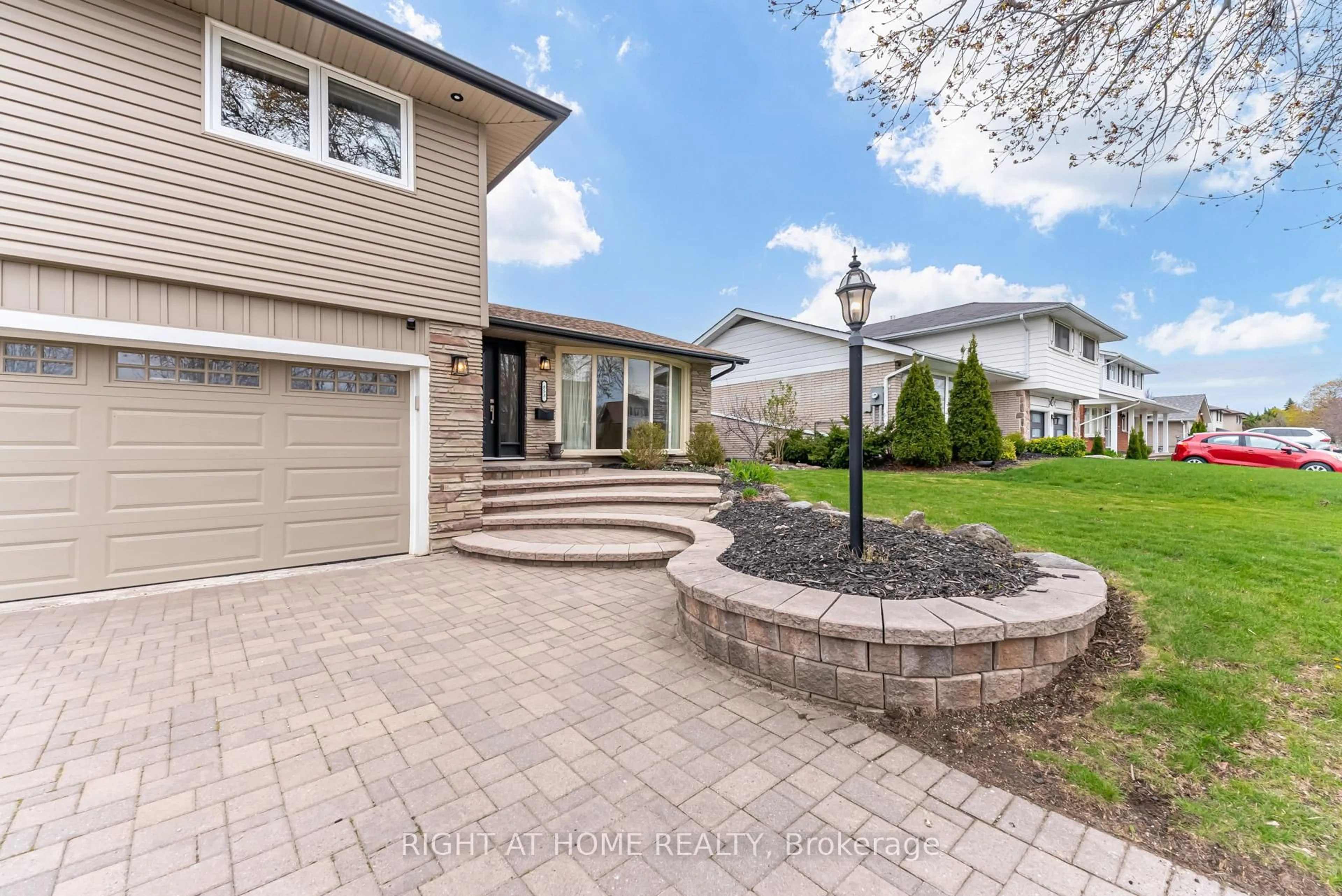 Home with brick exterior material, street for 853 Fernhill Blvd, Oshawa Ontario L1J 5K5