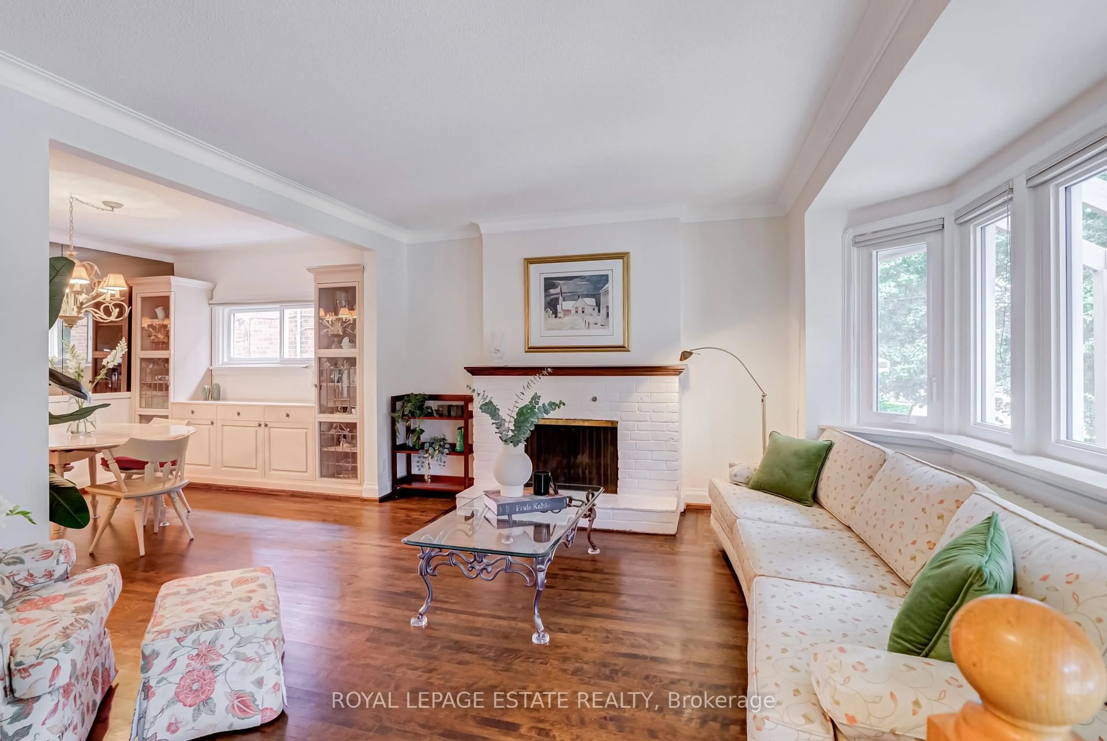 Living room with furniture, unknown for 11 Lankin Blvd, Toronto Ontario M4J 4W7