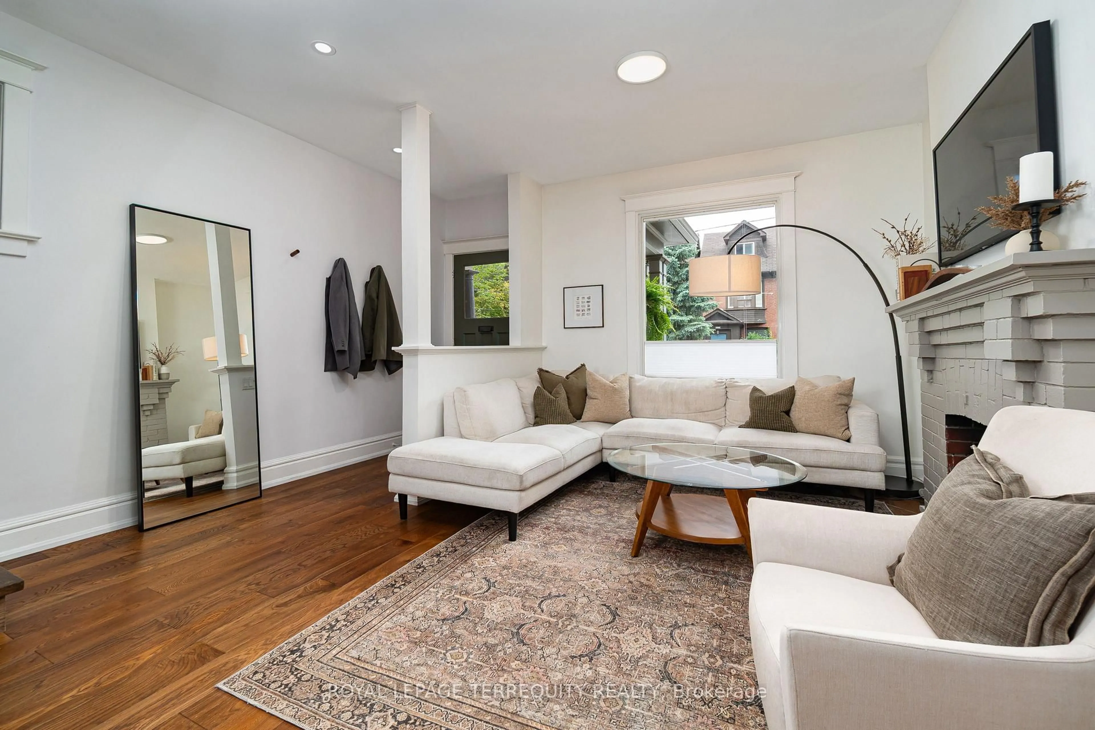 Living room with furniture, unknown for 14 Badgerow Ave, Toronto Ontario M4M 1V1