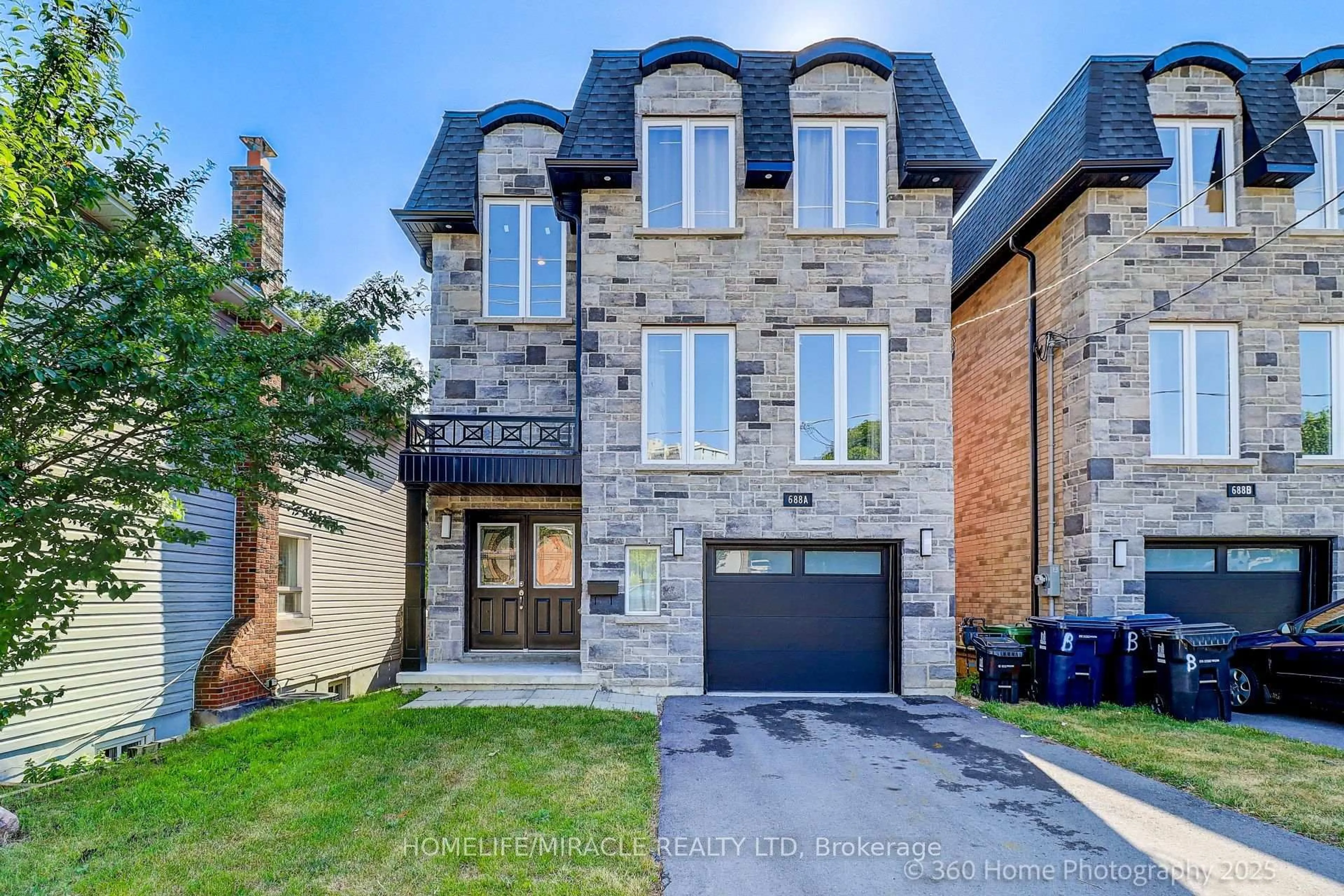 Home with brick exterior material, street for 688A Midland Ave, Toronto Ontario M1K 4C6
