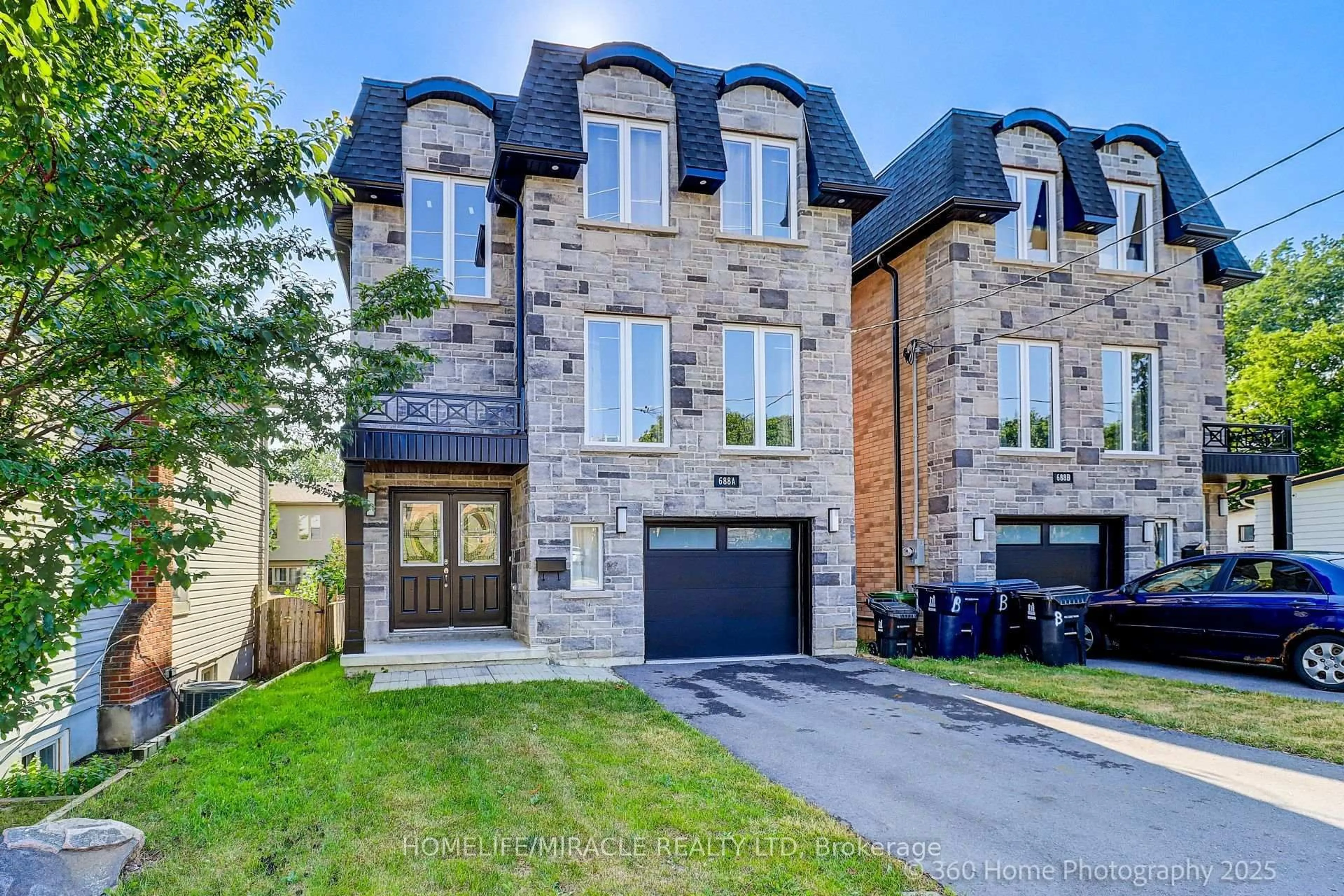 Home with brick exterior material, street for 688A Midland Ave, Toronto Ontario M1K 4C6