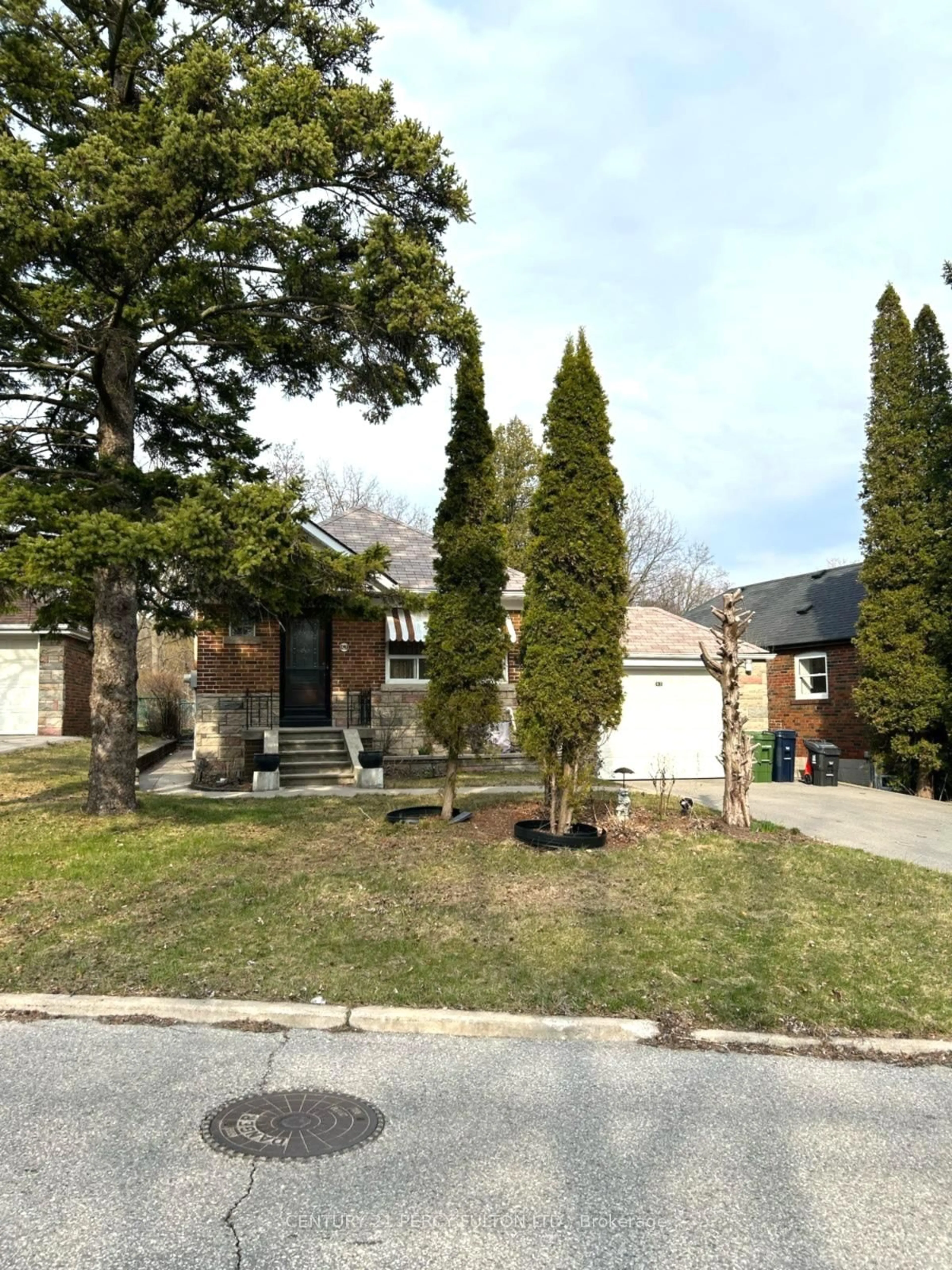 Unknown for 63 Midland Ave, Toronto Ontario M1N 3Z8