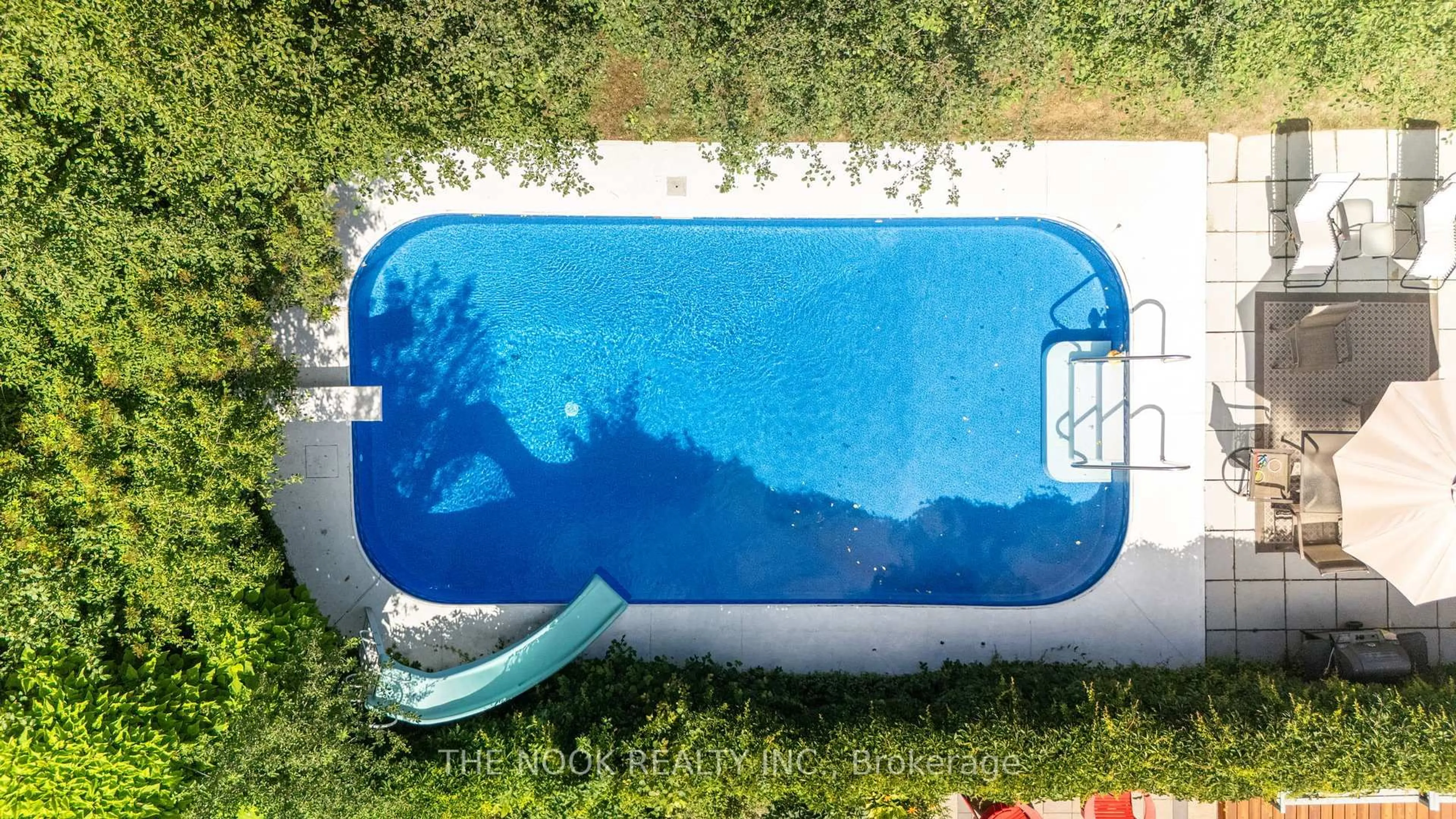 Pool for 370 Prince Of Wales Dr, Whitby Ontario L1N 6M9