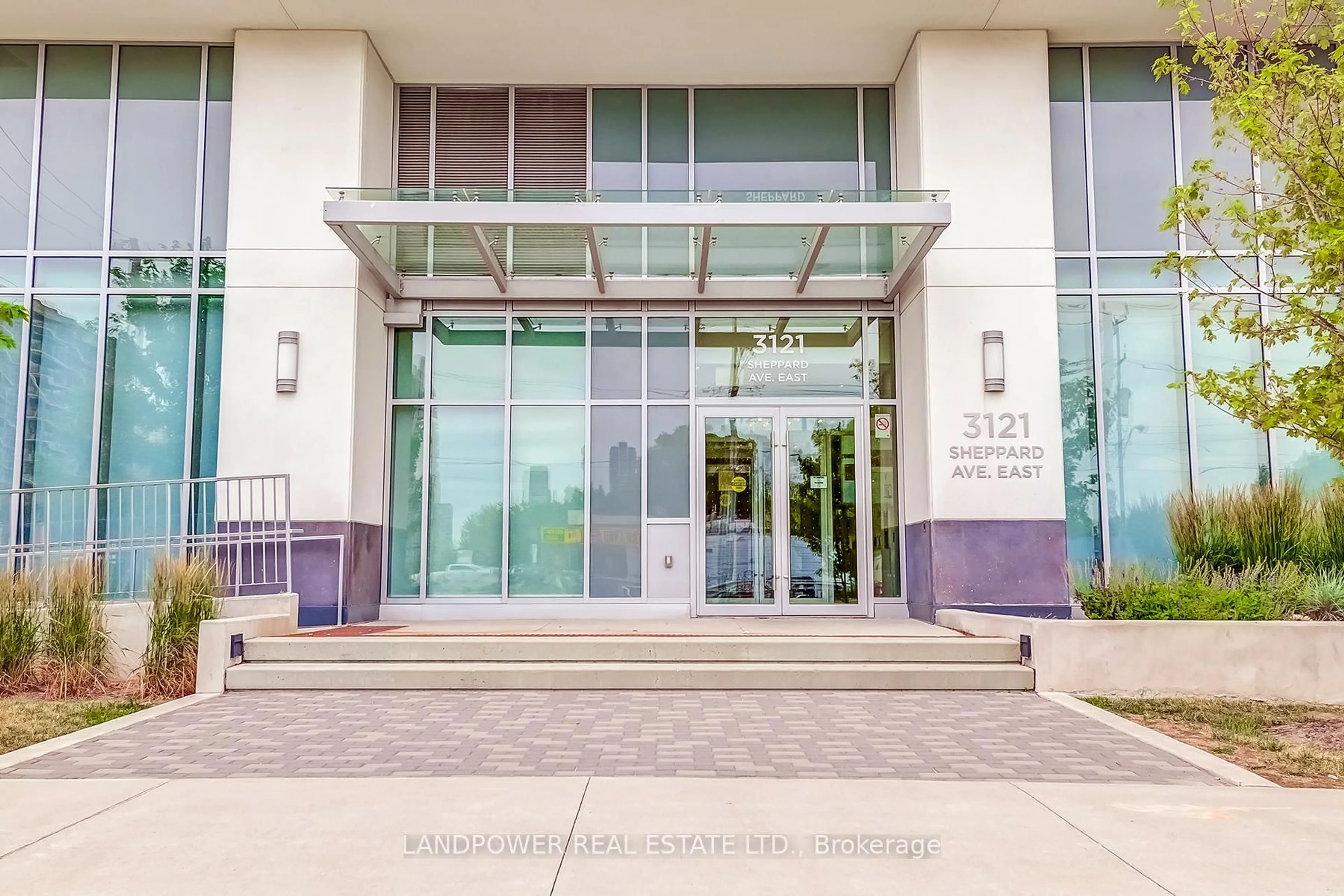 Indoor foyer for 3121 Sheppard Ave #535, Toronto Ontario M1T 0B6