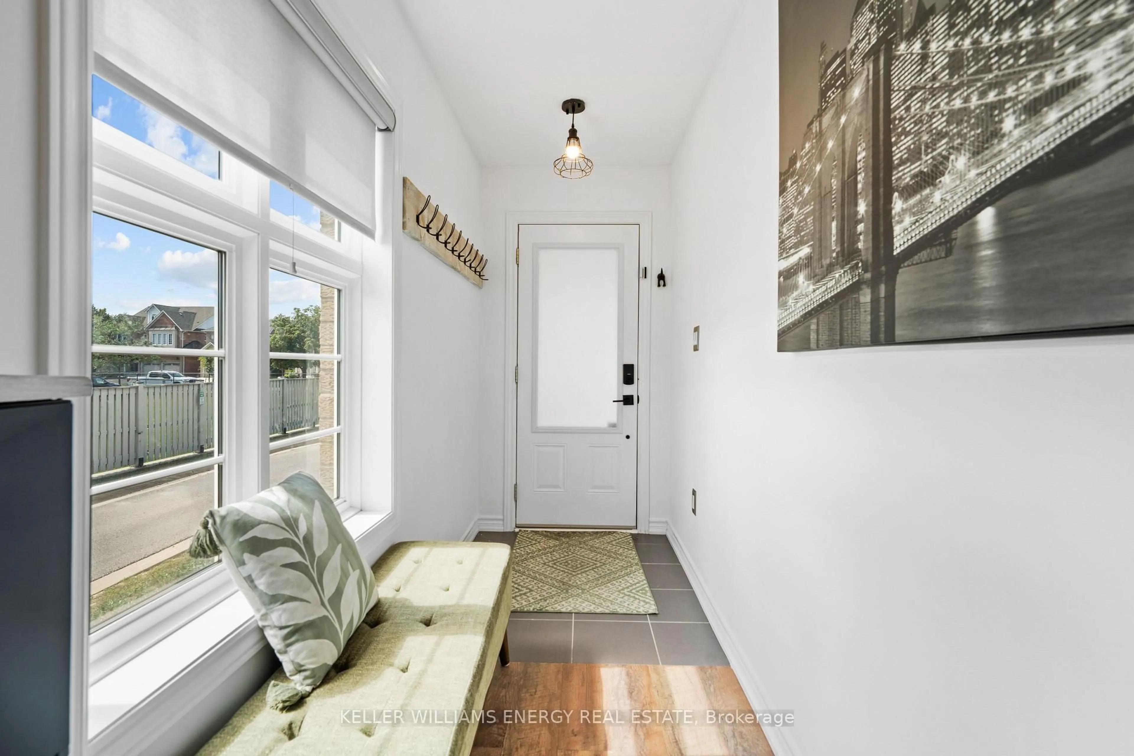 Indoor entryway for 3 Cornerside Way, Whitby Ontario L1M 0L8