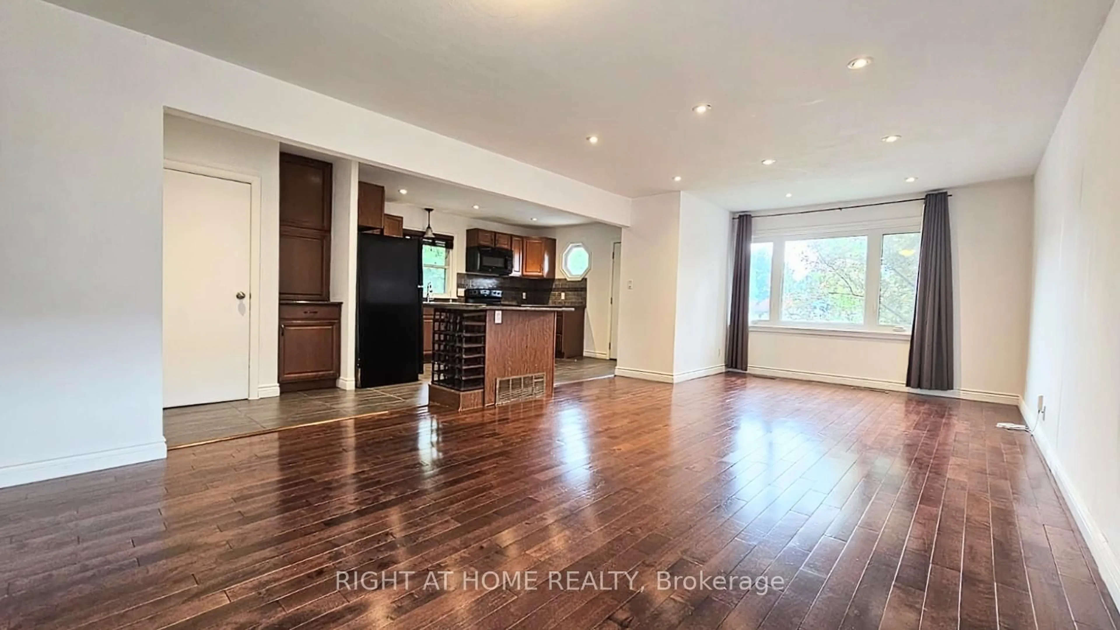 Unknown for 567 Coleridge St, Oshawa Ontario L1H 6S7