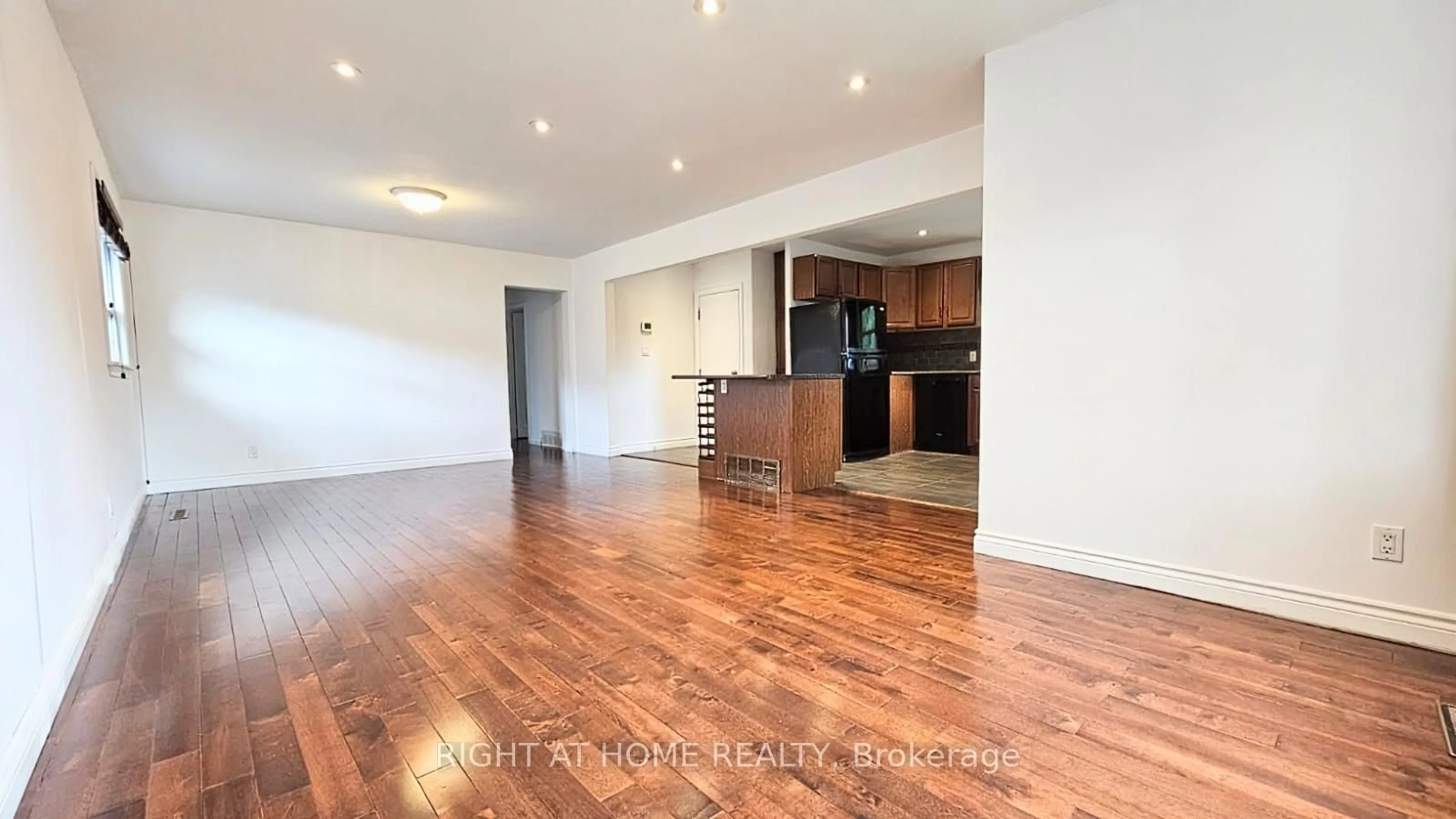 A pic of a room for 567 Coleridge St, Oshawa Ontario L1H 6S7