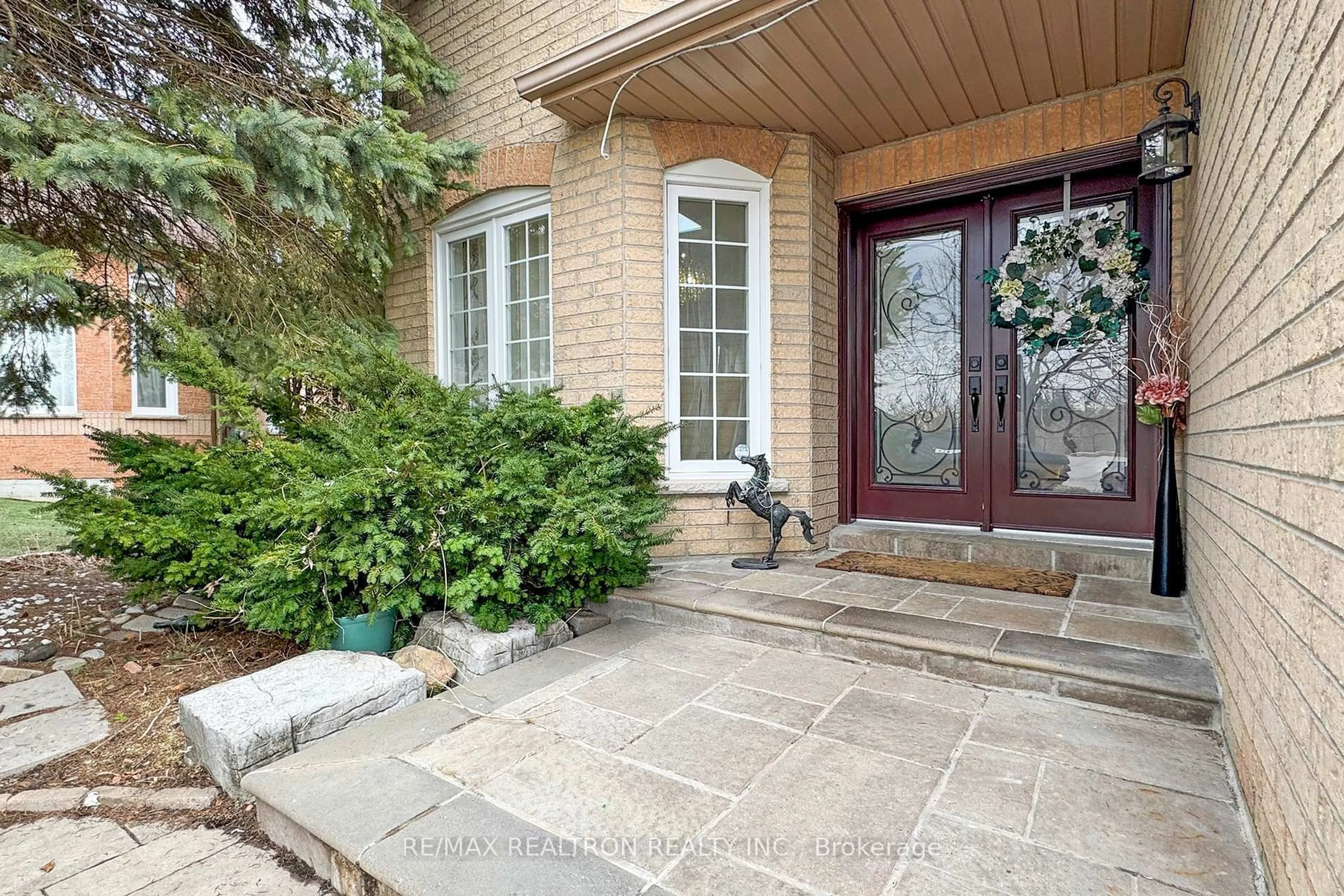 Unknown for 1143 Gossamer Dr, Pickering Ontario L1X 2T8
