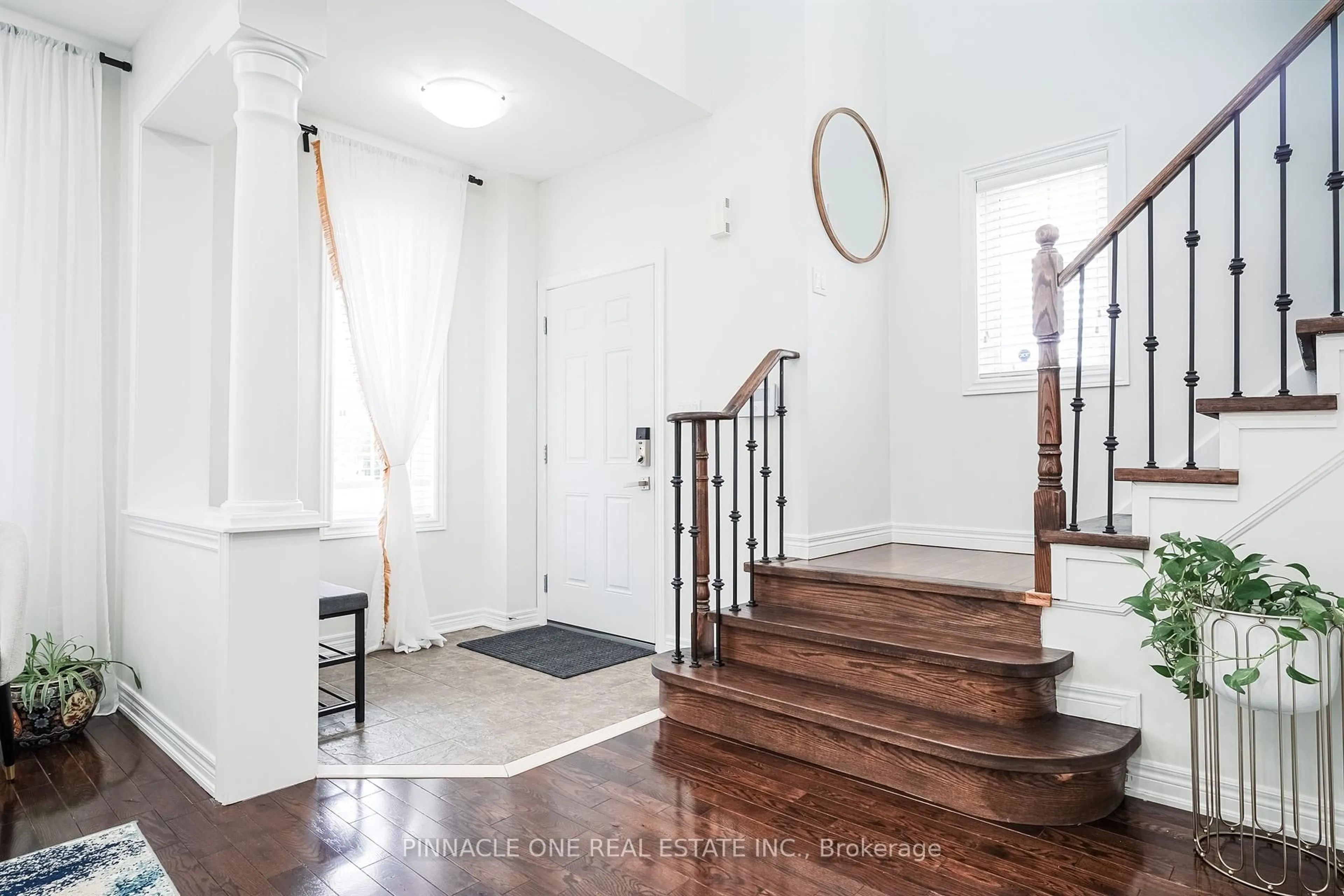 Indoor entryway for 2 Marriner Cres, Ajax Ontario L1Z 1Y9