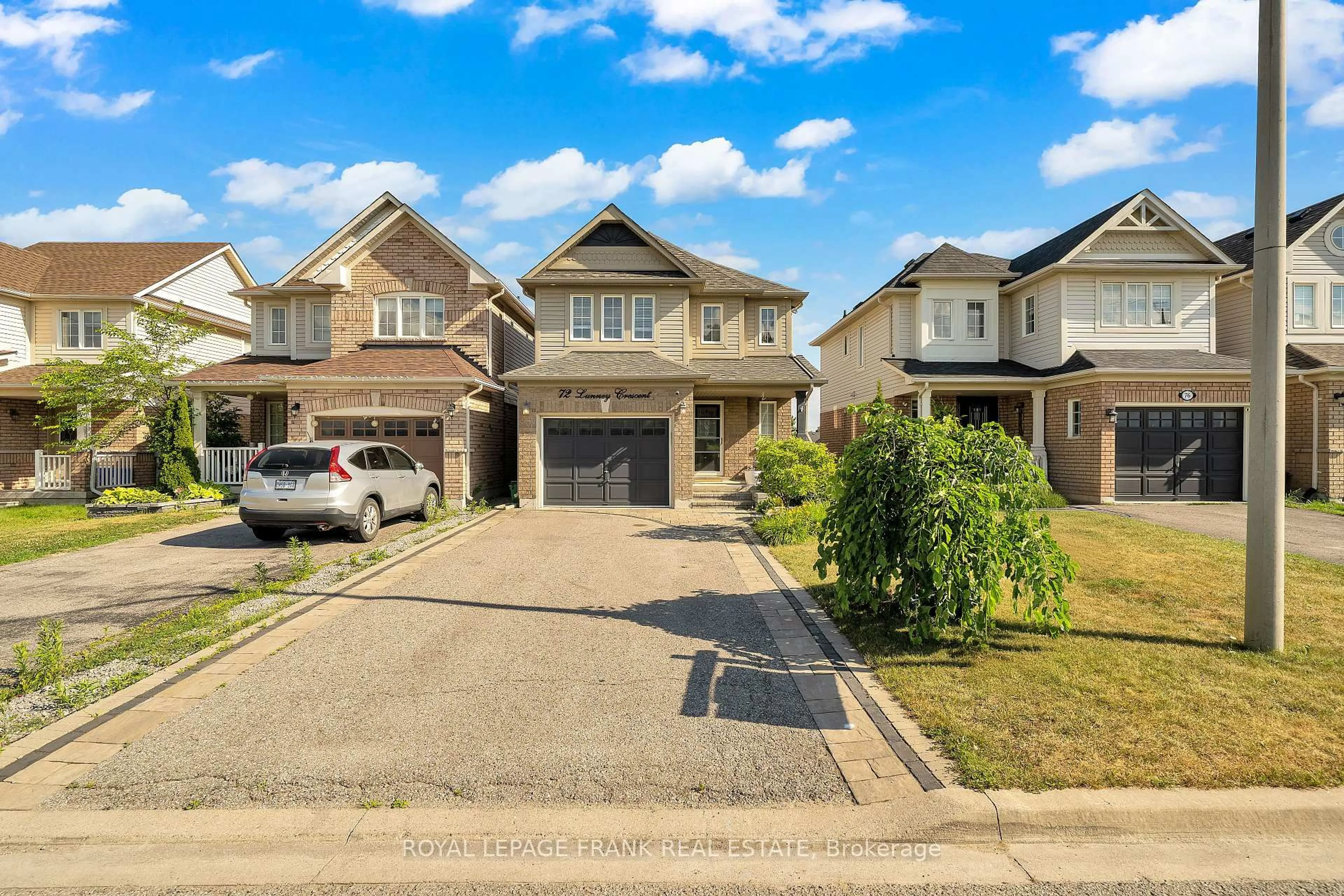 A pic from outside/outdoor area/front of a property/back of a property/a pic from drone, street for 72 Lunney Cres, Clarington Ontario L1C 5P1